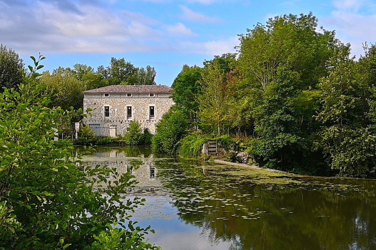 Atelier de fabrication de savon traditionnel détachant au moulin d