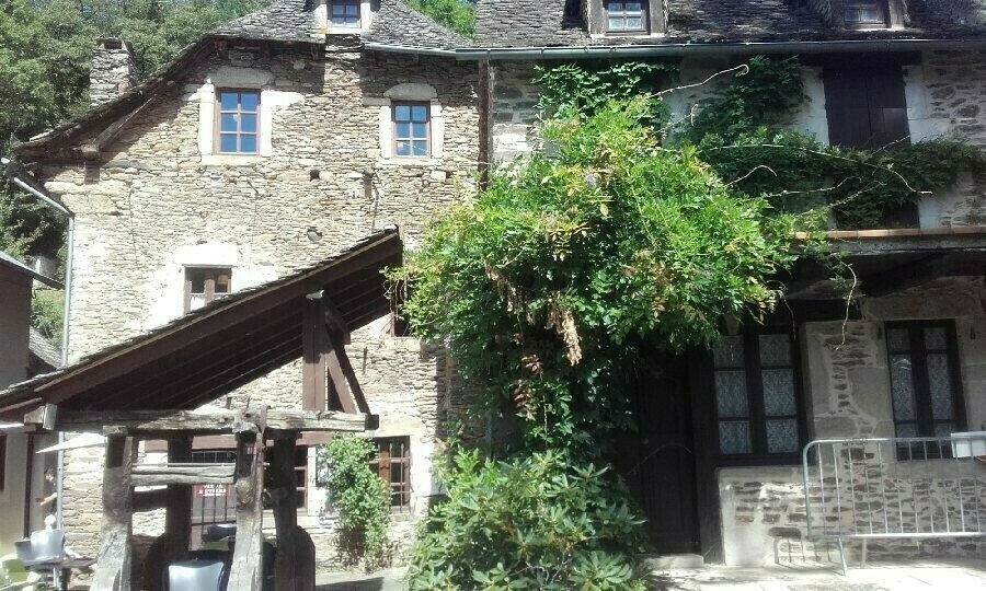 Entrez dans cette ancienne forge restaurée et découvrez les anciens métiers d