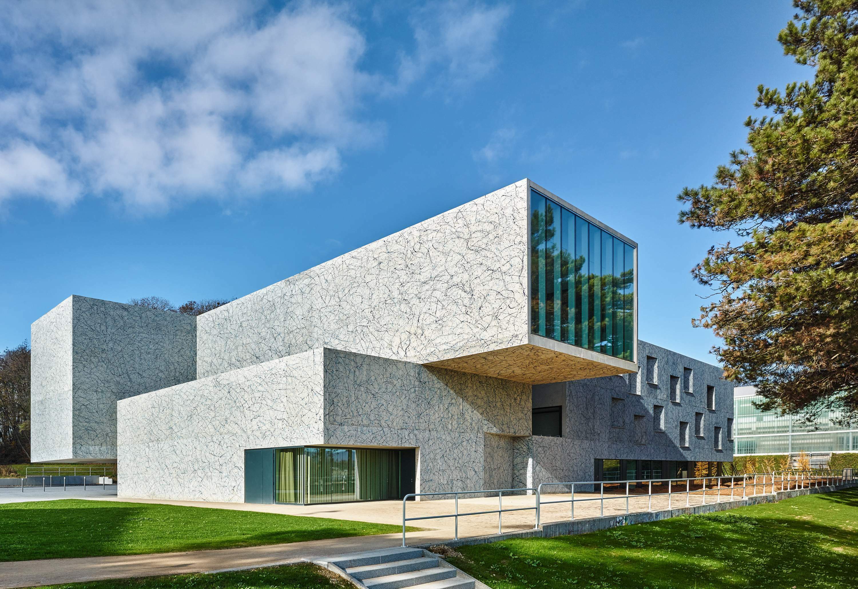 Visite du Conservatoire à rayonnement départemental Henri Dutilleux