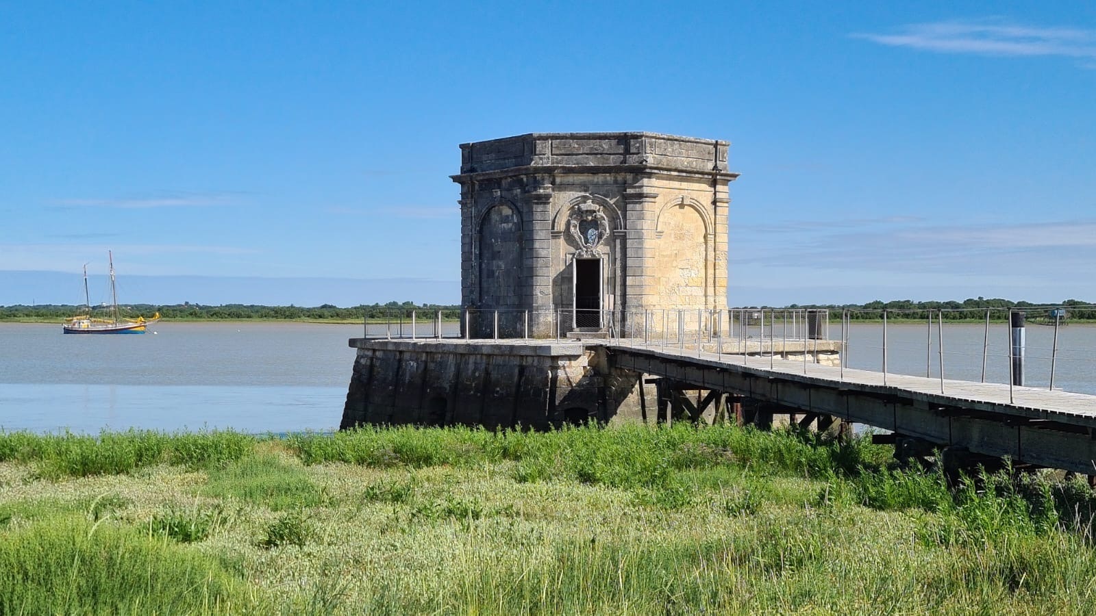 Visite de la Fontaine Royale de Lupin