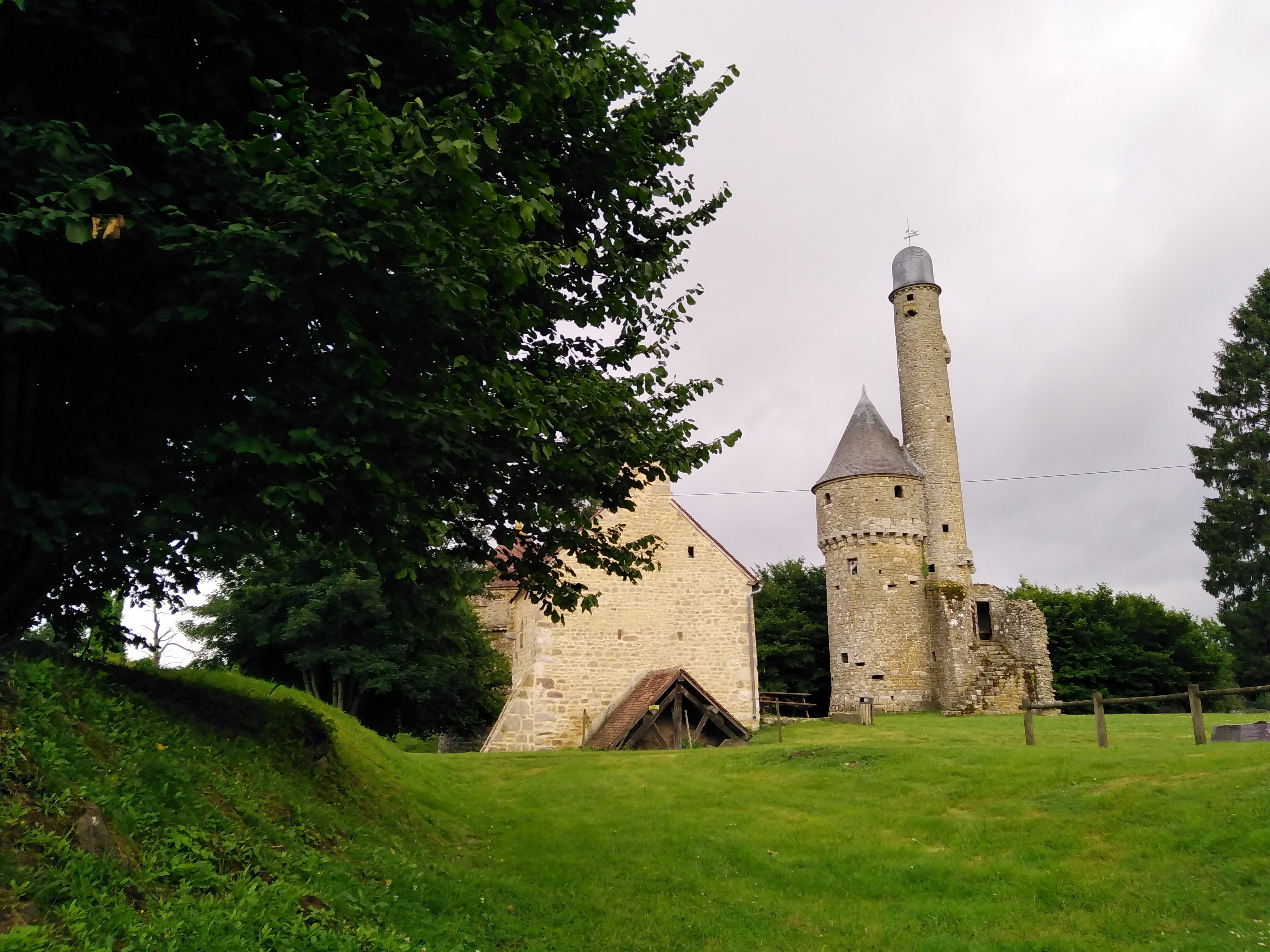 Visite guidée de Bonvouloir : un manoir en forêt