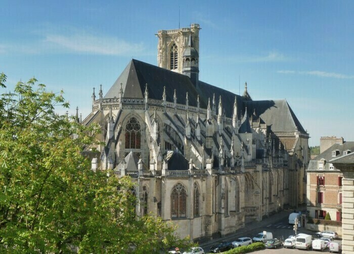 Visite de la cathédrale Saint-Cyr-et-Sainte-Julitte de... Du 21 au 22 sept 2024