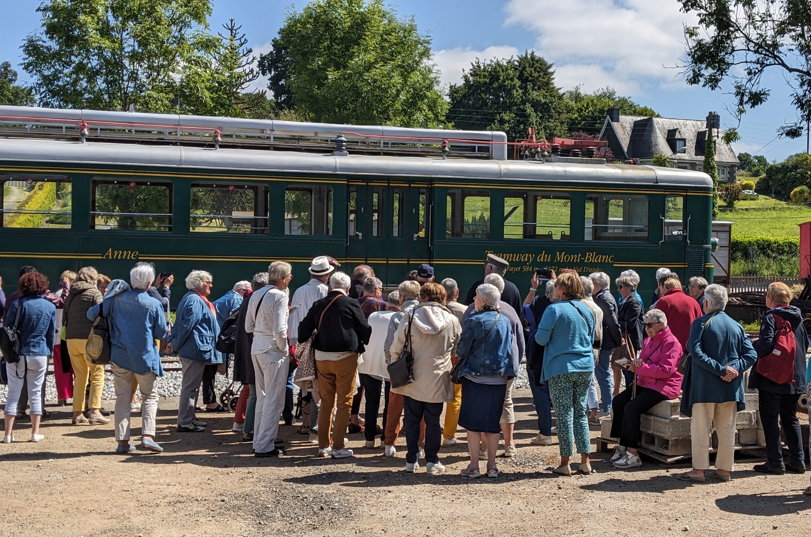 Visite guidée de la gare de Gouarec et balade en train