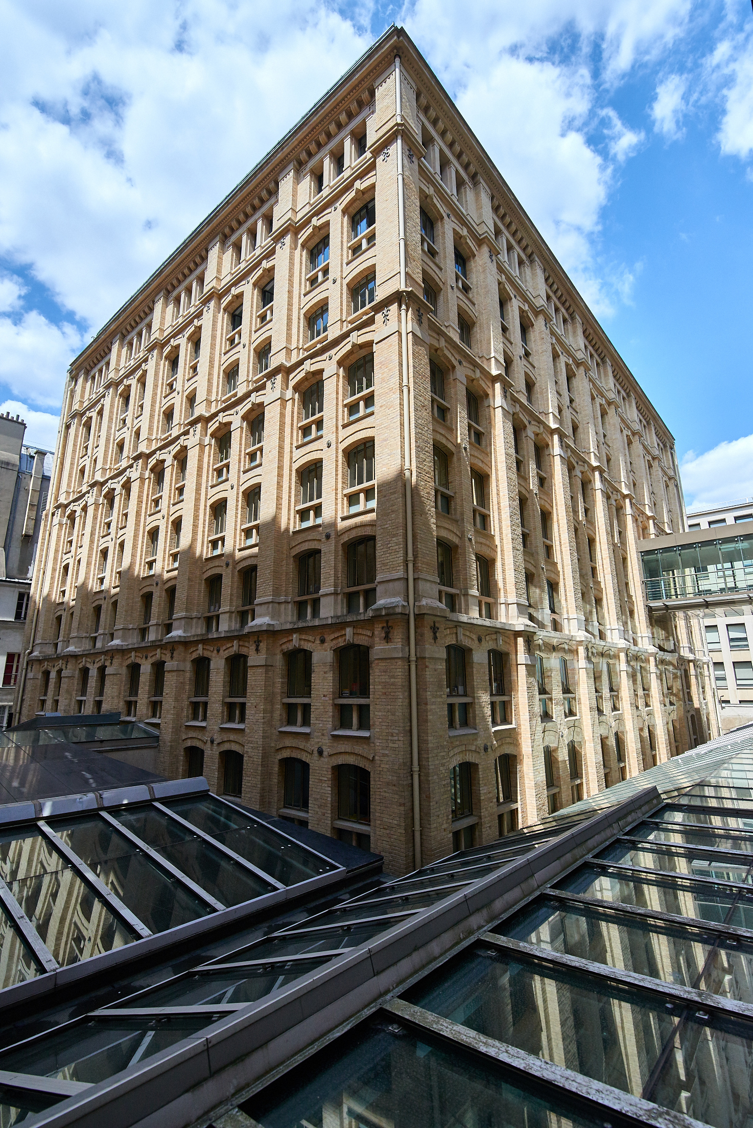 La Tour Chicago : un bâtiment insolite en plein Paris Du 21 au 22 sept 2024