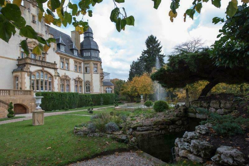 Descendez dans les bas-fonds de remparts historiques