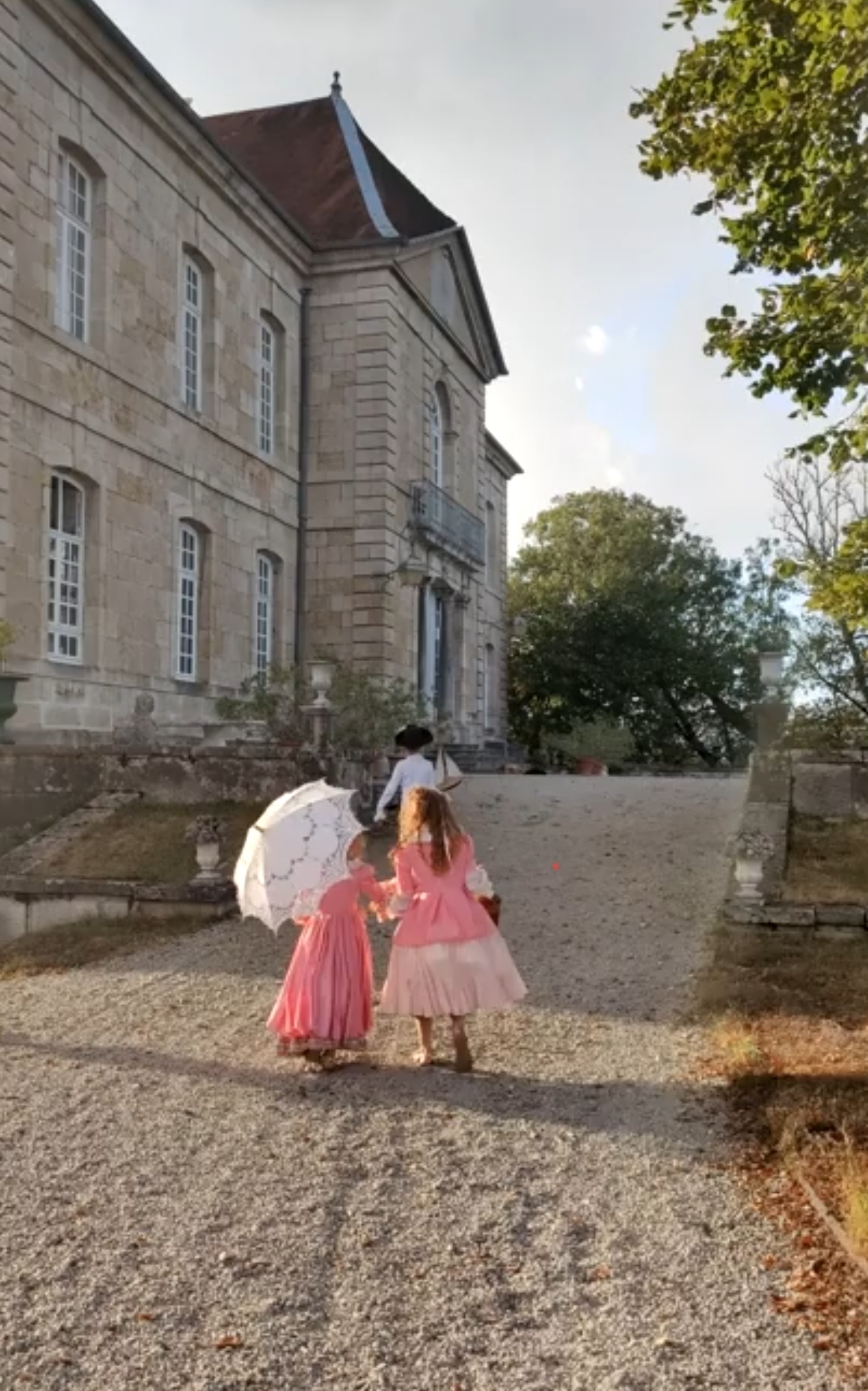 Visite guidée du château et des jardins à la française de Vaire-le-Grand