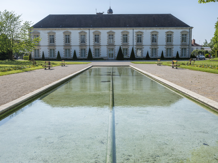 Découvrez un ancien couvent devenu Hôtel de Ville