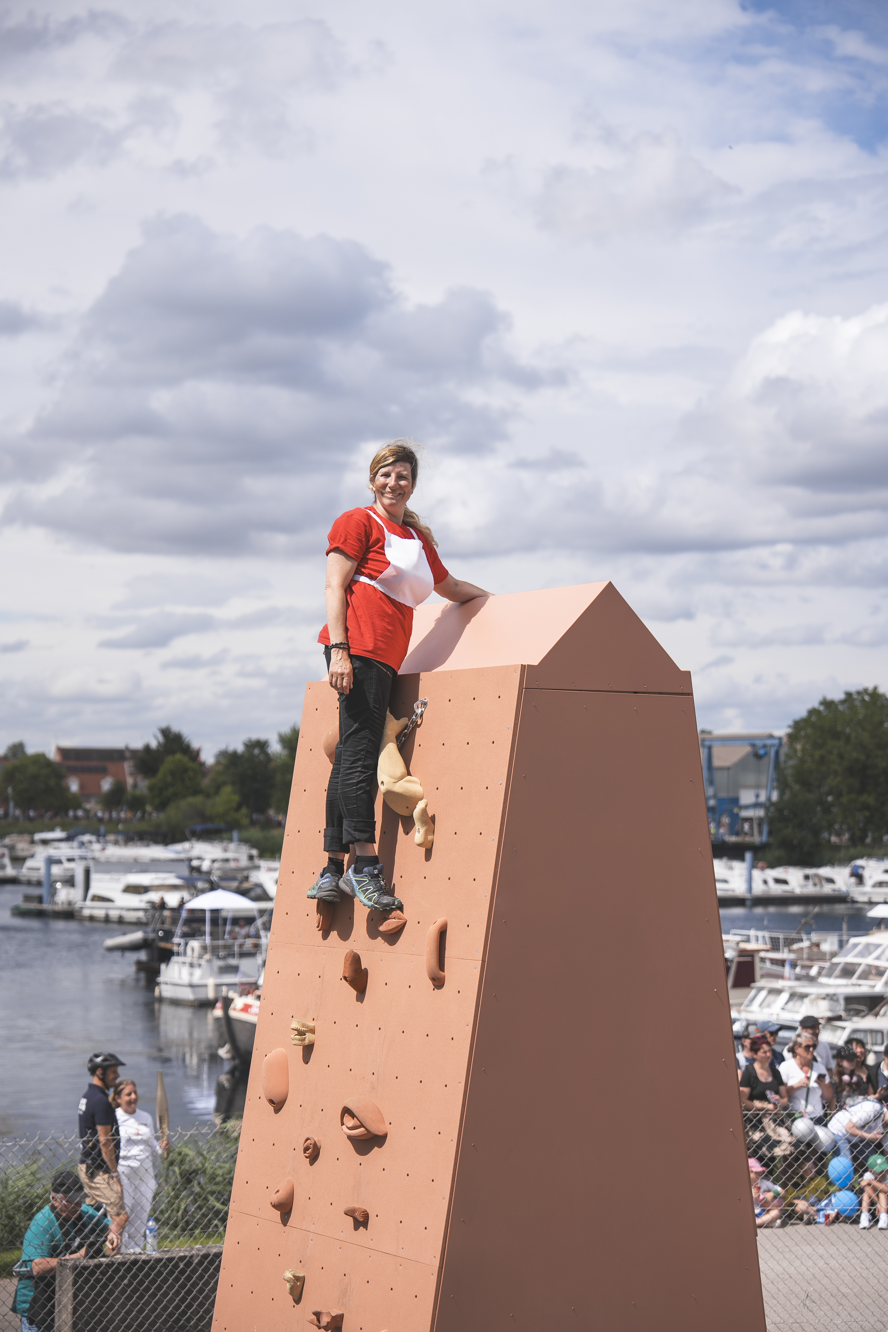 Installation artistique « Escalade de la Paix » d