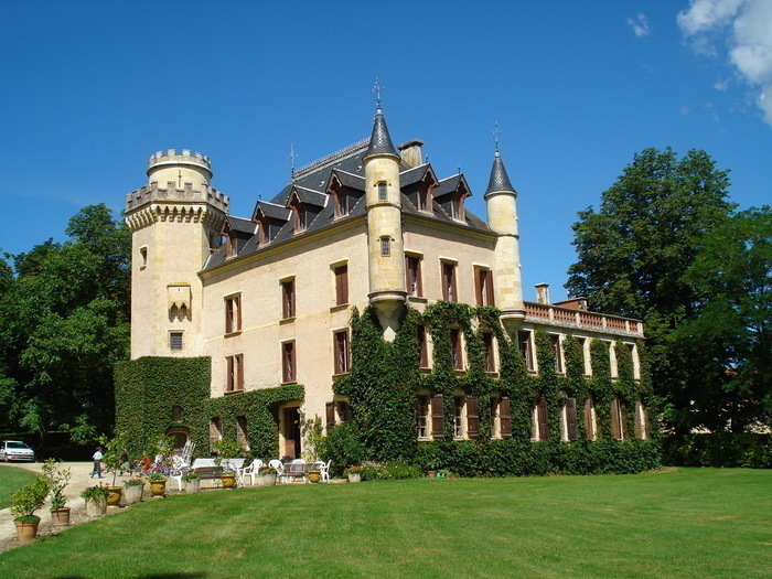 Venez découvrir cette ancienne salle gasconne remaniée au XIXe siècle