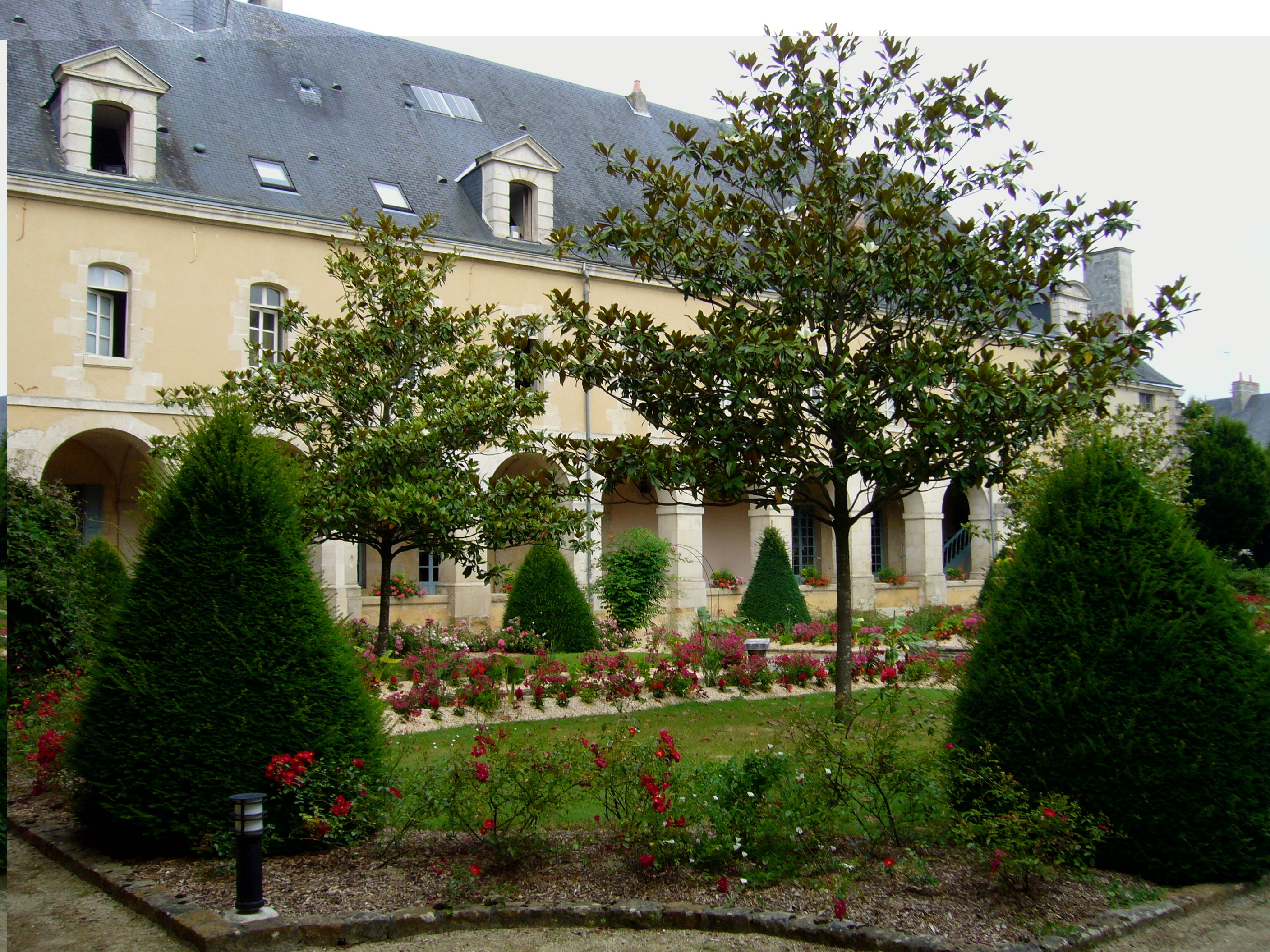 Exposition artistique au couvent de la Visitation à Mamers