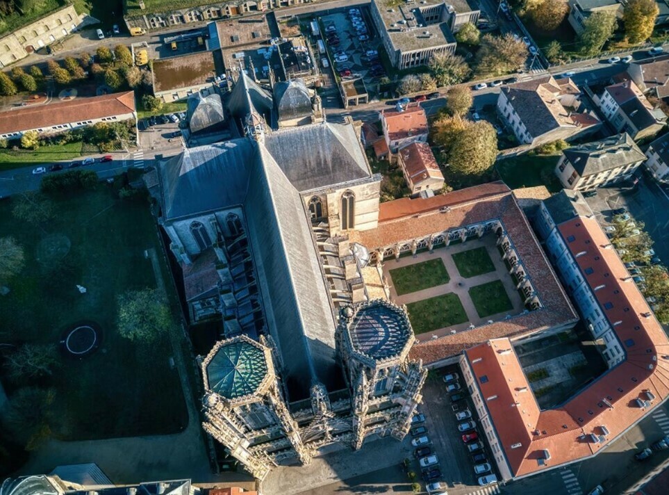 Découvrez une cathédrale construite entre le XIIIe et le XVIe siècle à travers une balade sonore