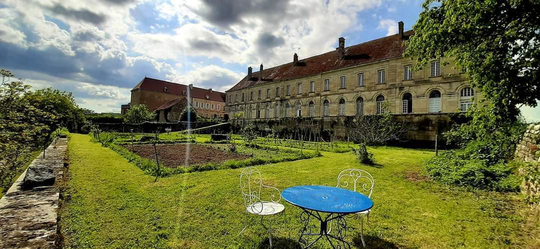 Visite du château-abbaye de Moutiers-Saint-Jean