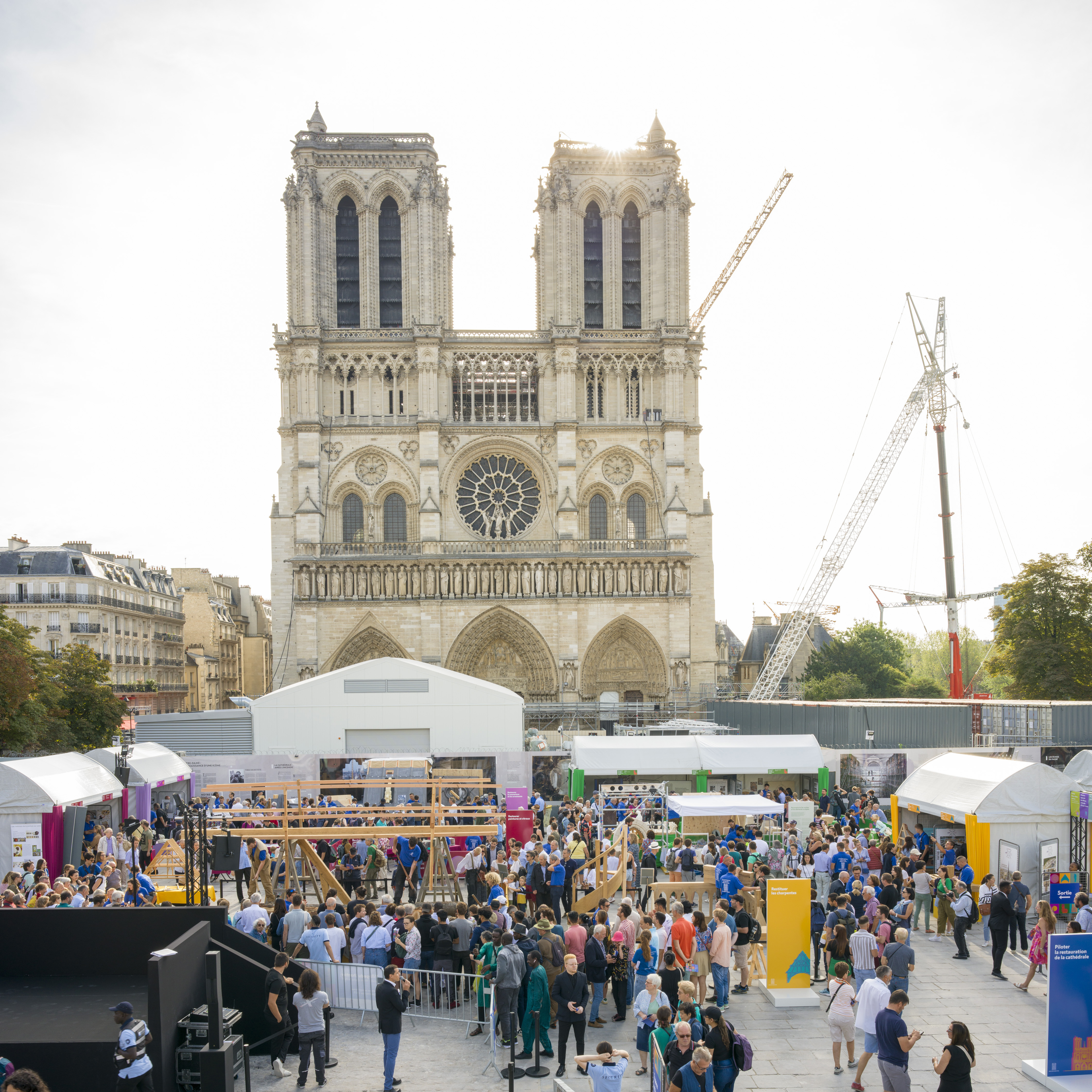 Village du chantier de Notre-Dame de Paris