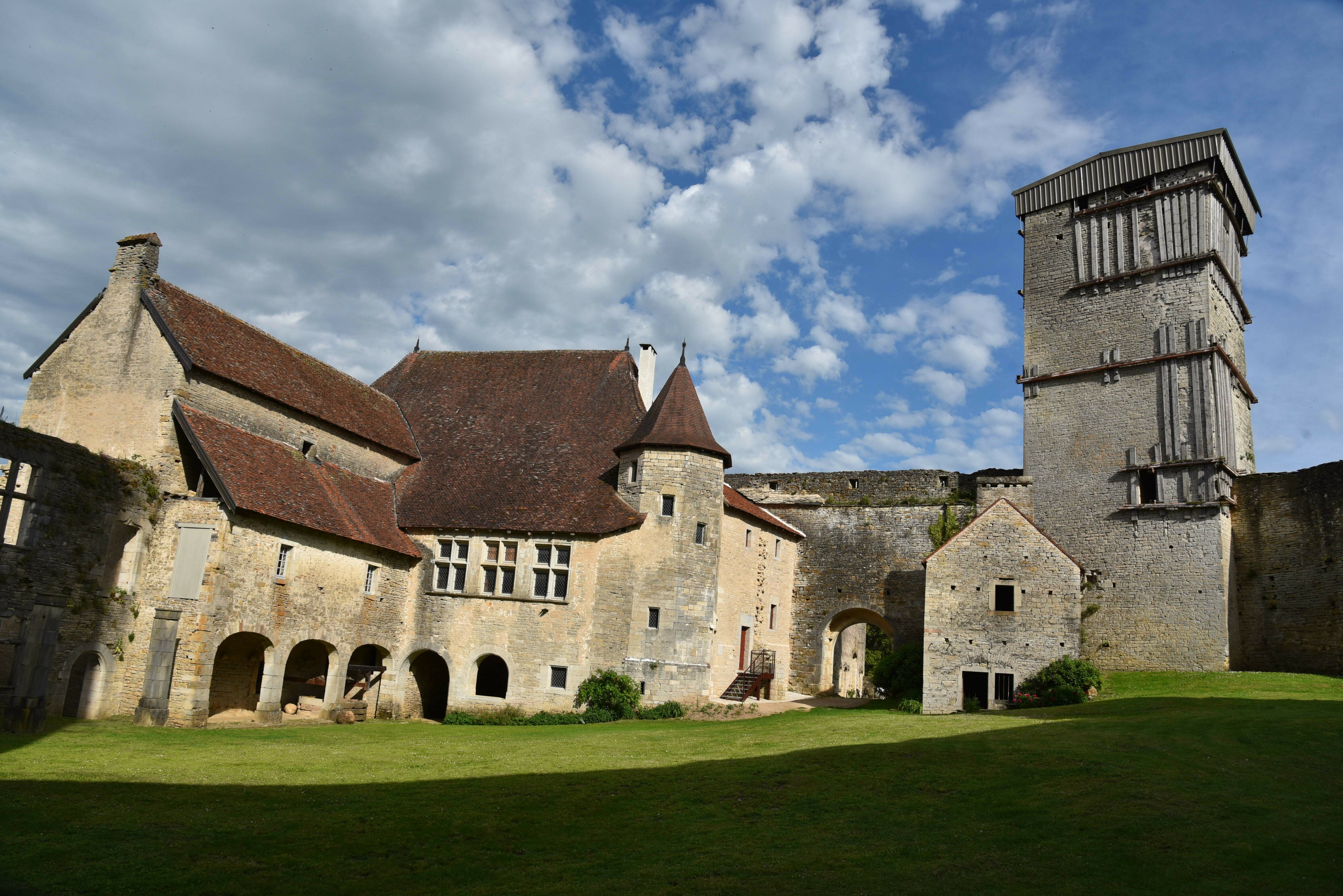 Visite guidée du château médiéval... Du 21 au 22 sept 2024