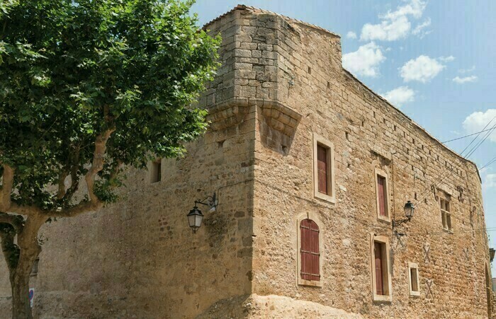 Découvrez un authentique château médiéval... Du 21 au 22 sept 2024