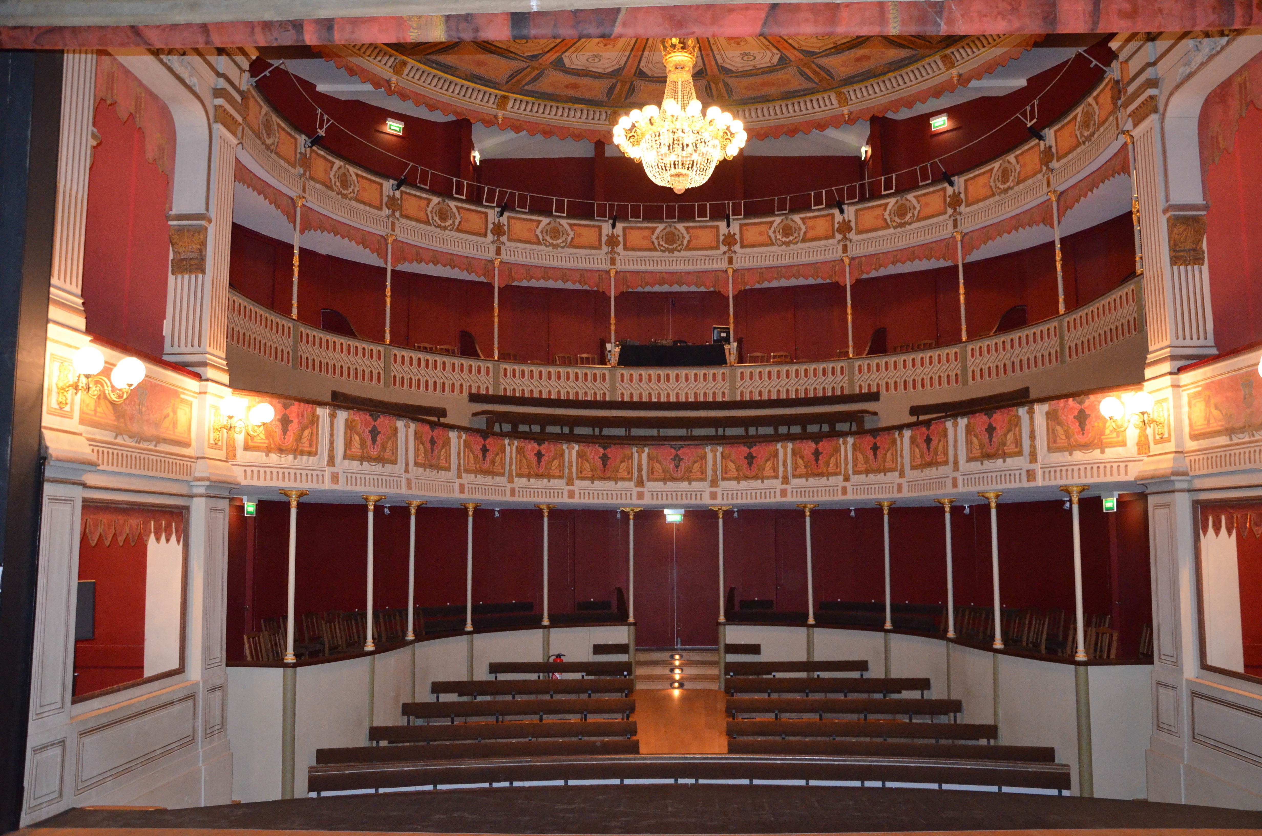 Visite libre du théâtre de Gray