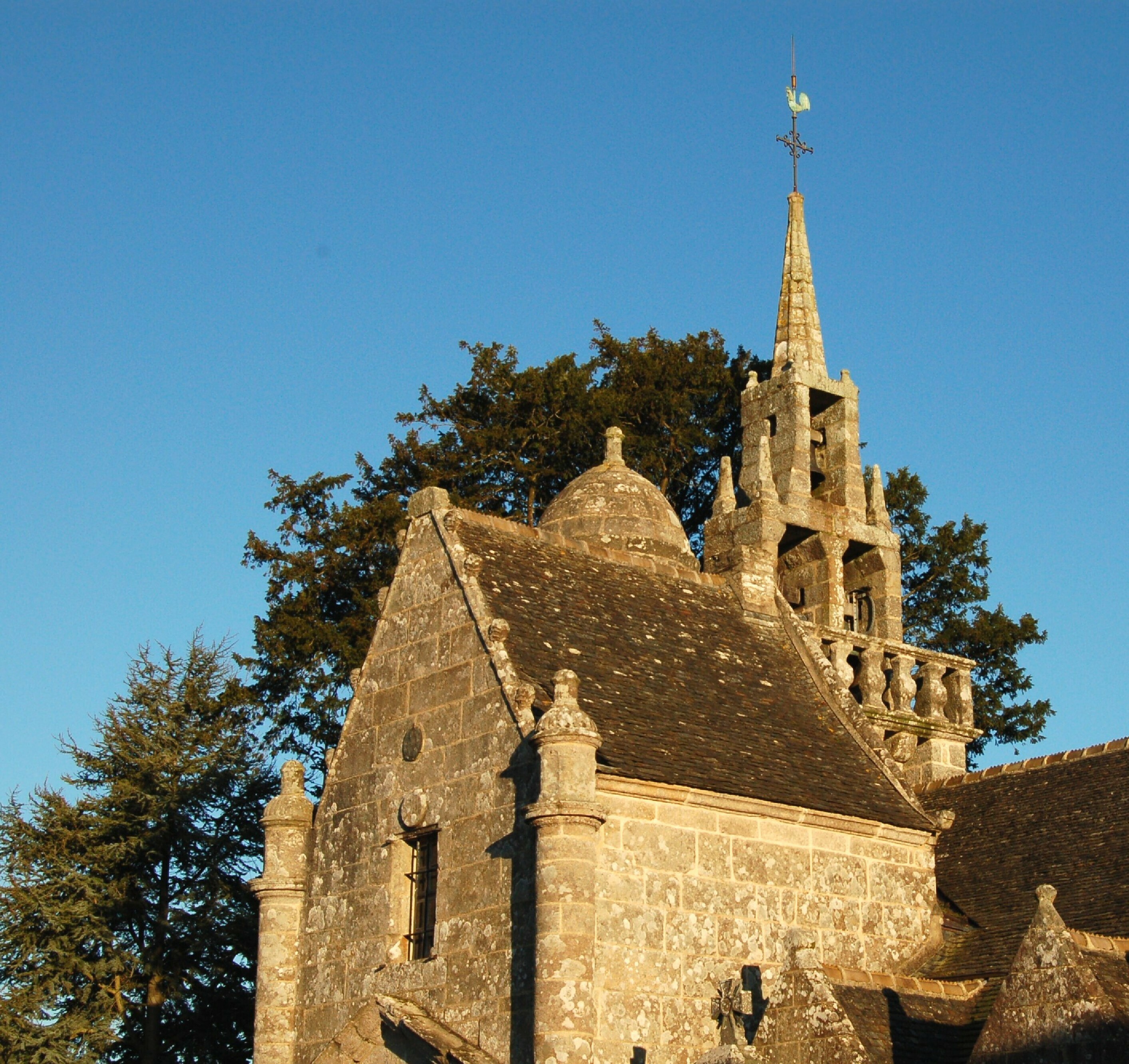 Enclos paroissial et Eglise St Sylvestre | Plouzélambre | Côtes d