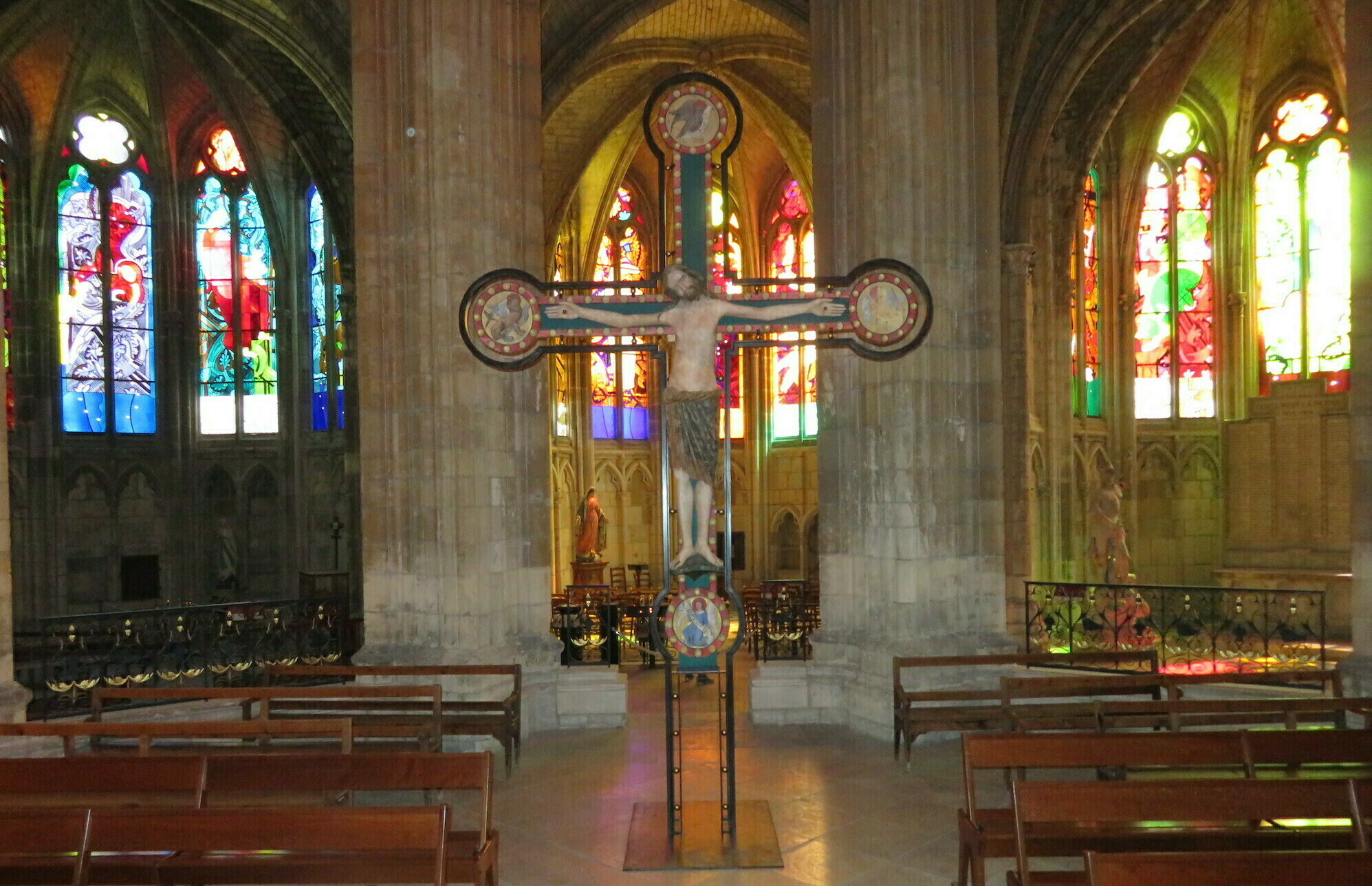 Visite du chœur et du déambulatoire gothiques de la cathédrale de Nevers