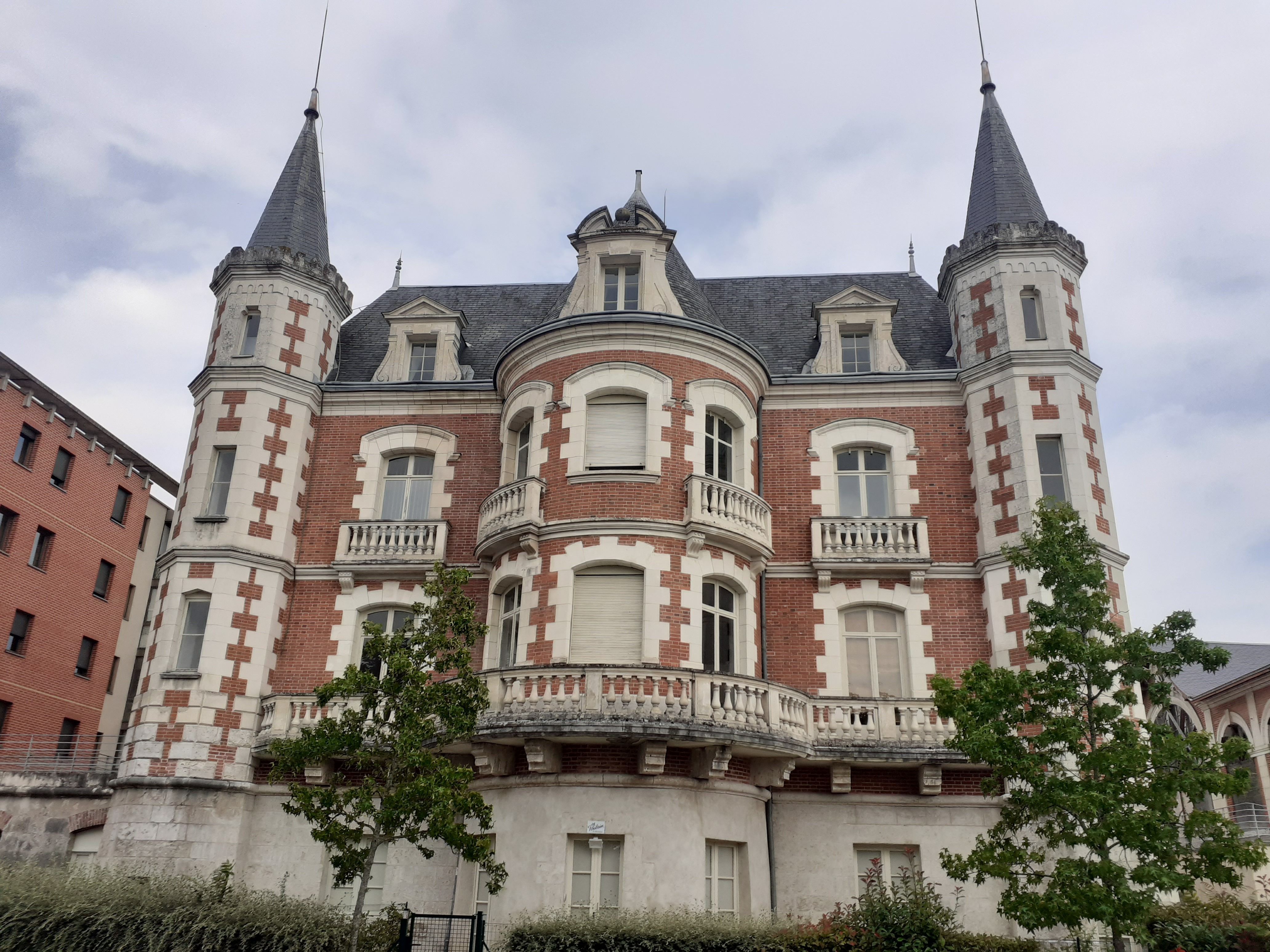 Visite guidée : Blois au temps de la chocolaterie Poulain Le 21 sept 2024