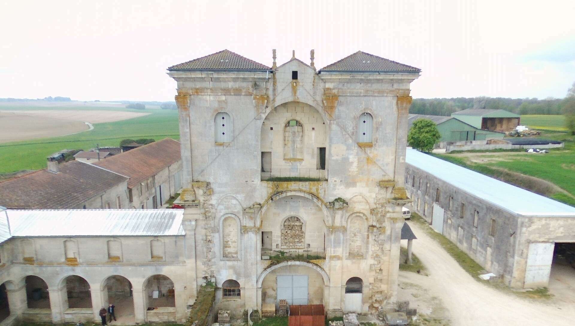 Salon littéraire dans une abbaye Le 22 sept 2024