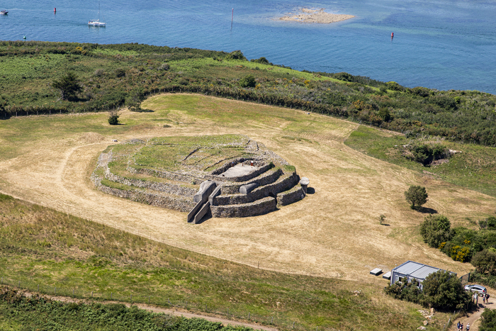 Visite guidée au cairn de Petit Mont