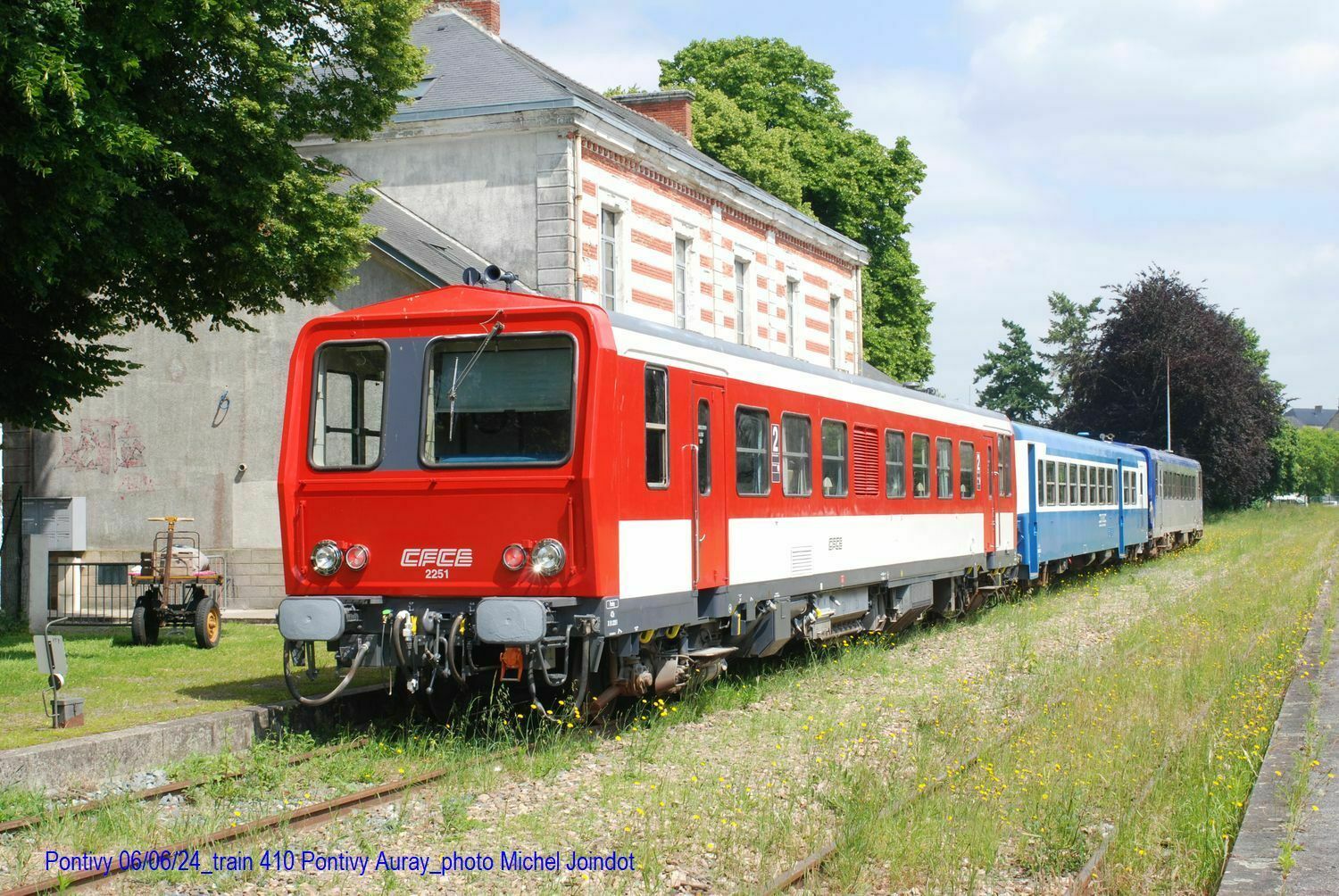 JEP : Autorails anciens en gare de Pontivy