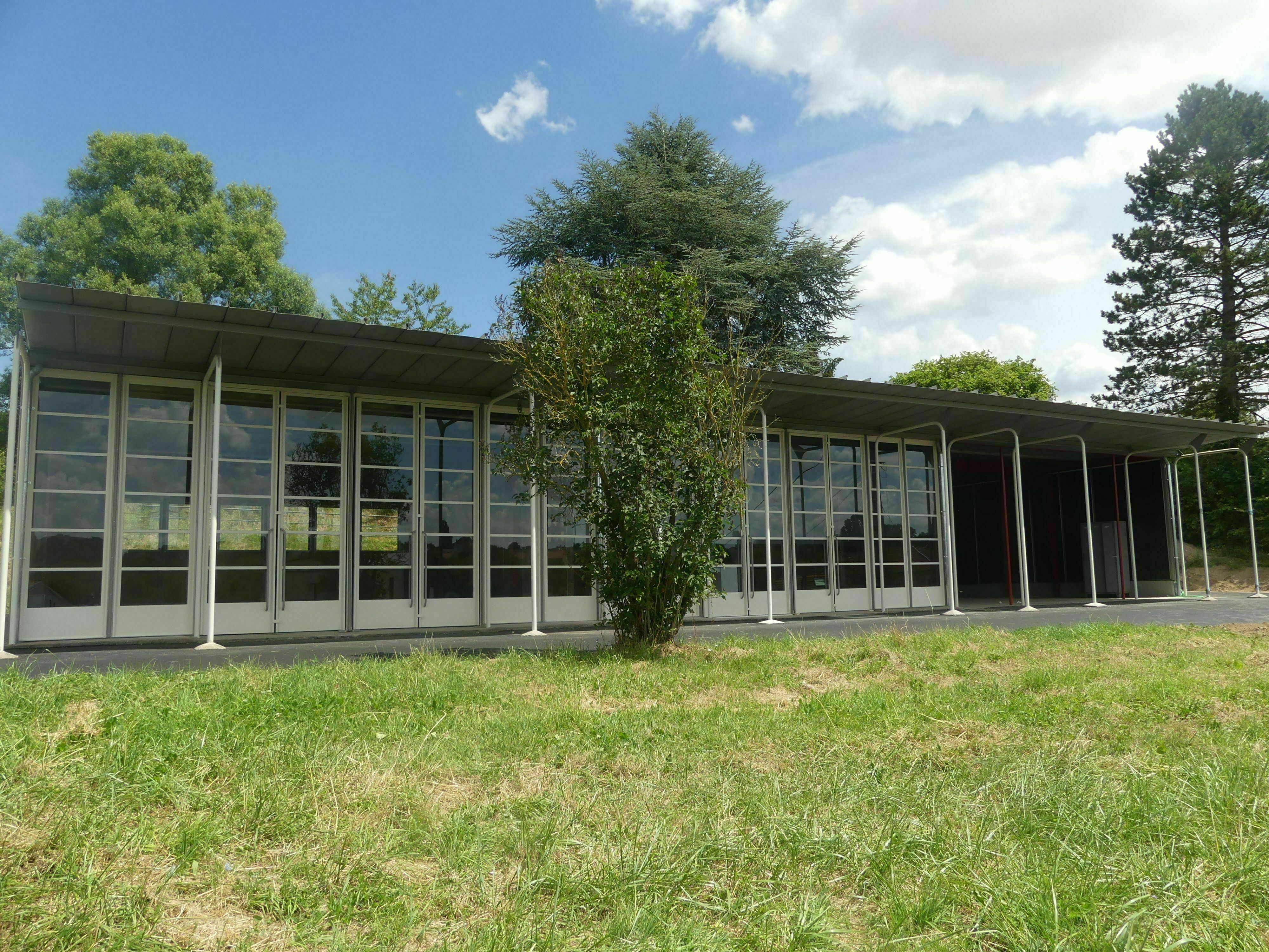 Découvrez une école construite par Prouvé