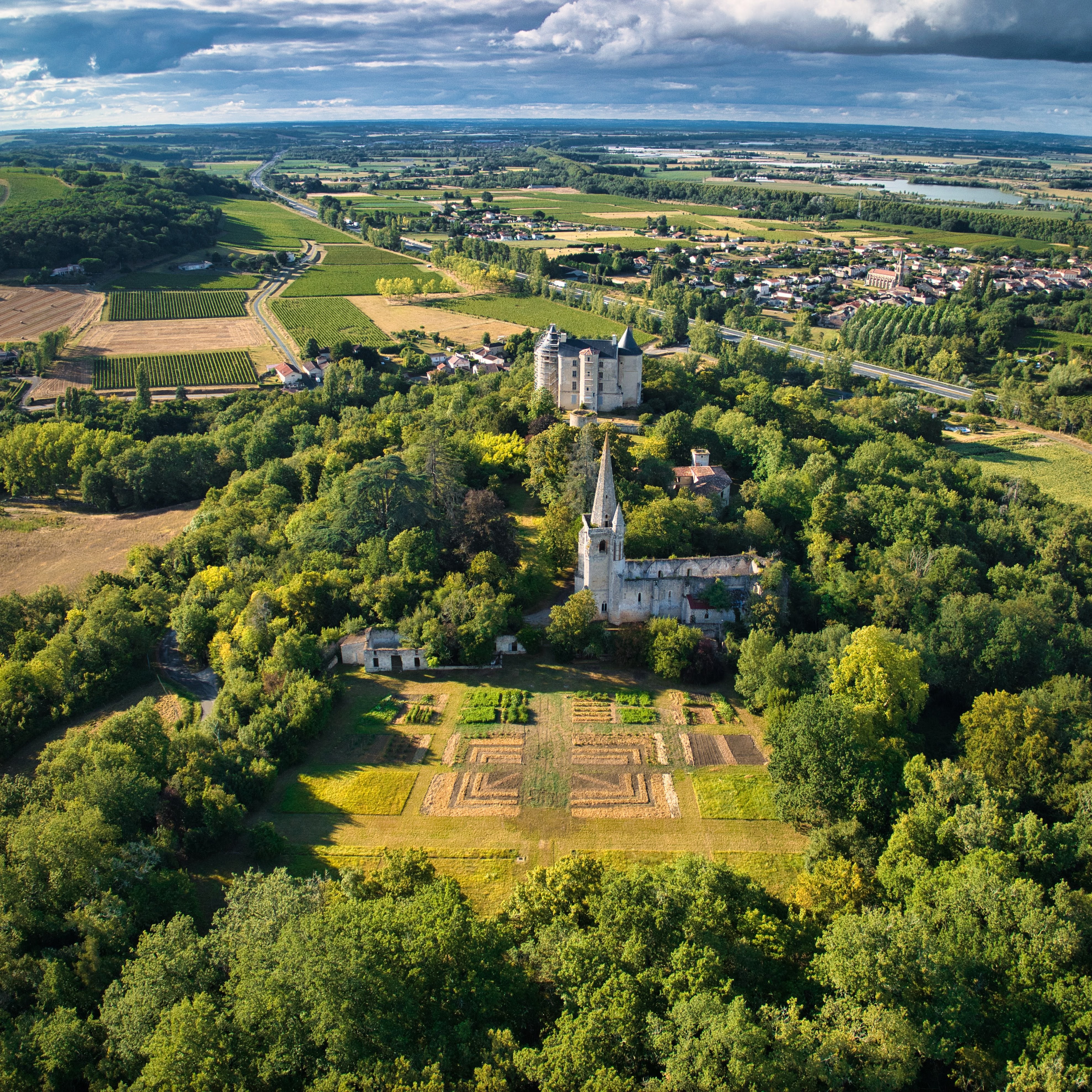 Exposition photographique : « retours sur le chantier archéologie du parc du château de Buzet »