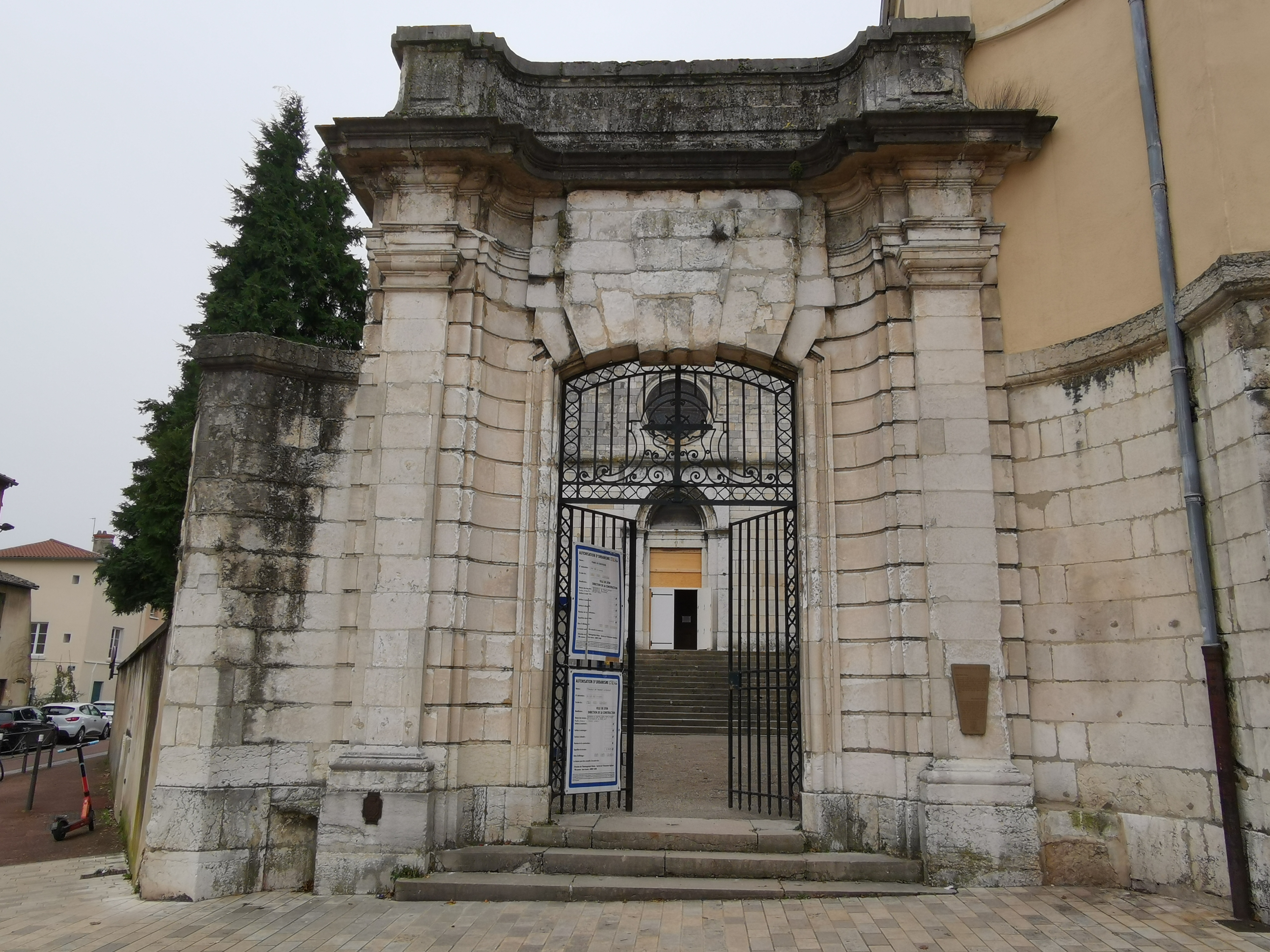 Visite église St-Irénée , crypte , calvaire