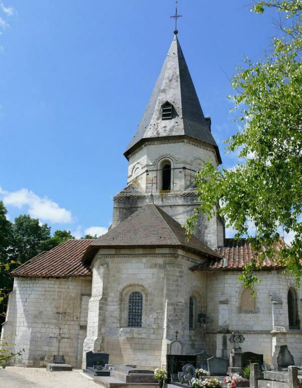 Visitez une église romane du XIIe siècle