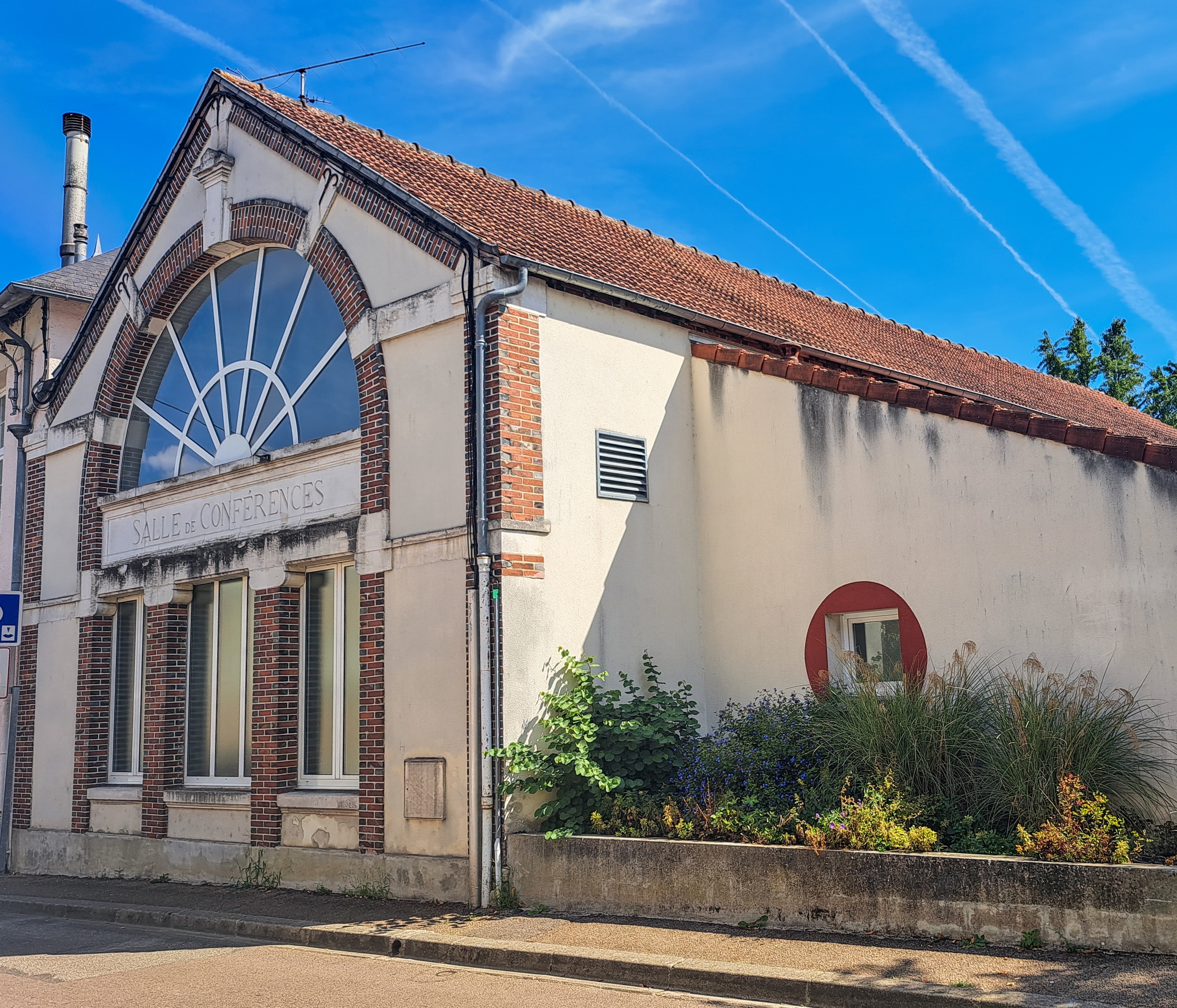 Visite de la salle des conférences de Cheny Du 21 au 22 sept 2024