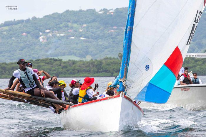 la yole women's cup FEnM972