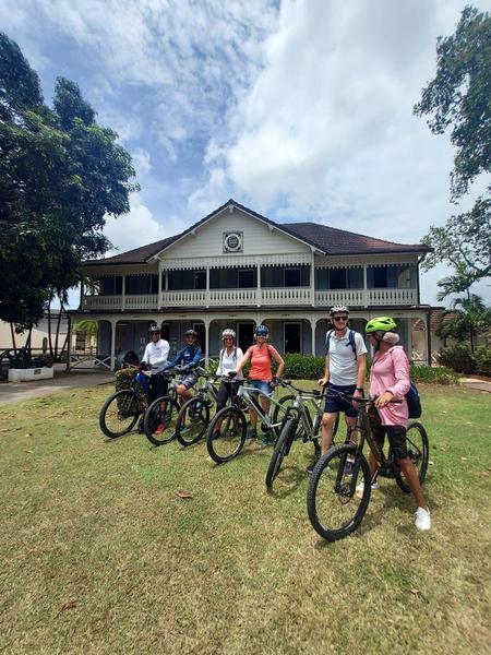 Visite guidée en VTT ÉLECTRIQUE de la ville de Sainte-Marie et de ses musées