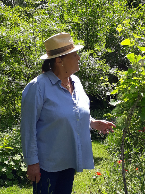 Découverte des jardins du prieuré de Laverré en compagnie de la propriétaire