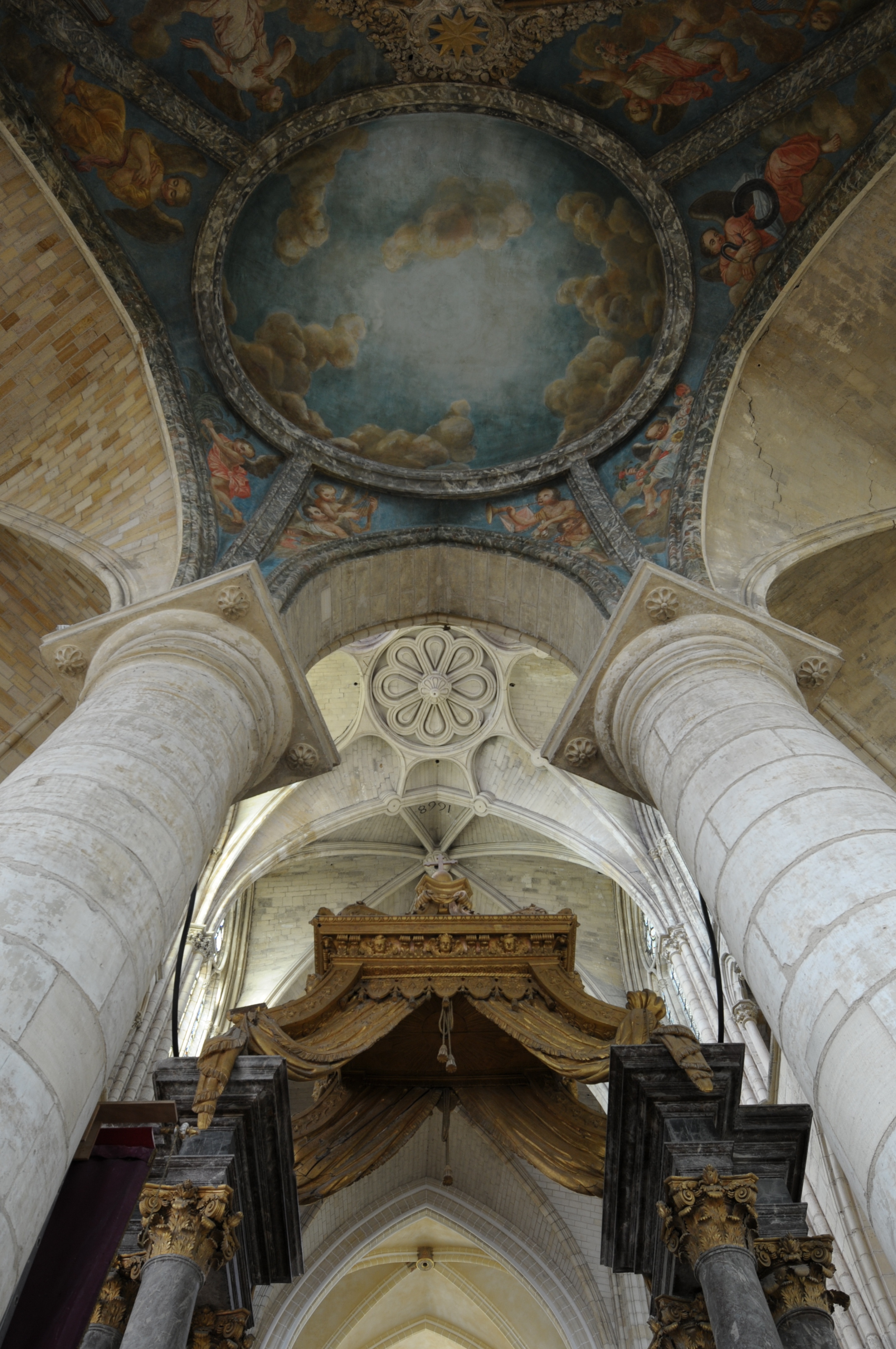 Explorez librement une cathédrale riche de 700 ans d