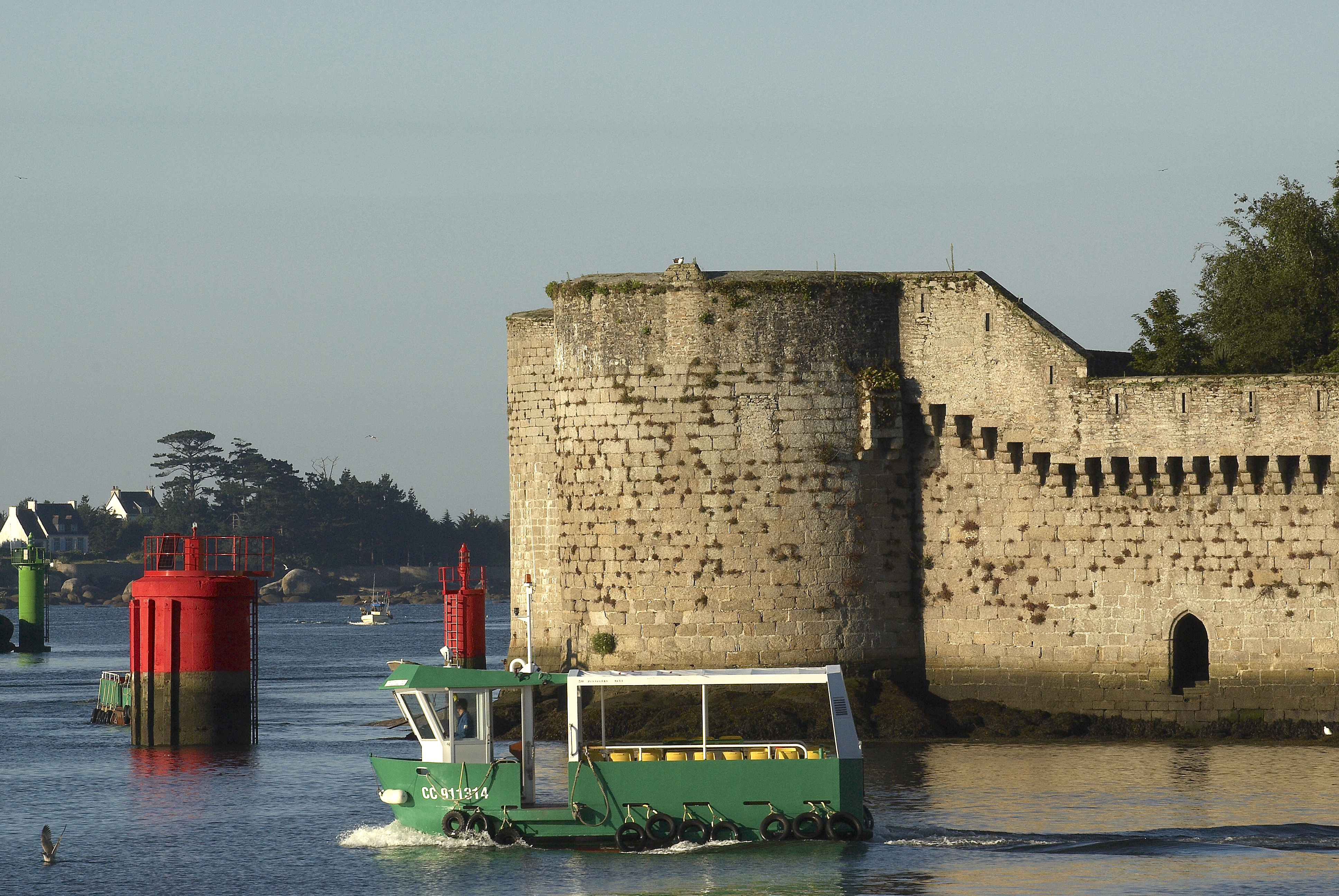 Du Passage-Lanriec au passage de La Corde. Bacs et passeurs en Bretagne du 17e à nos jours