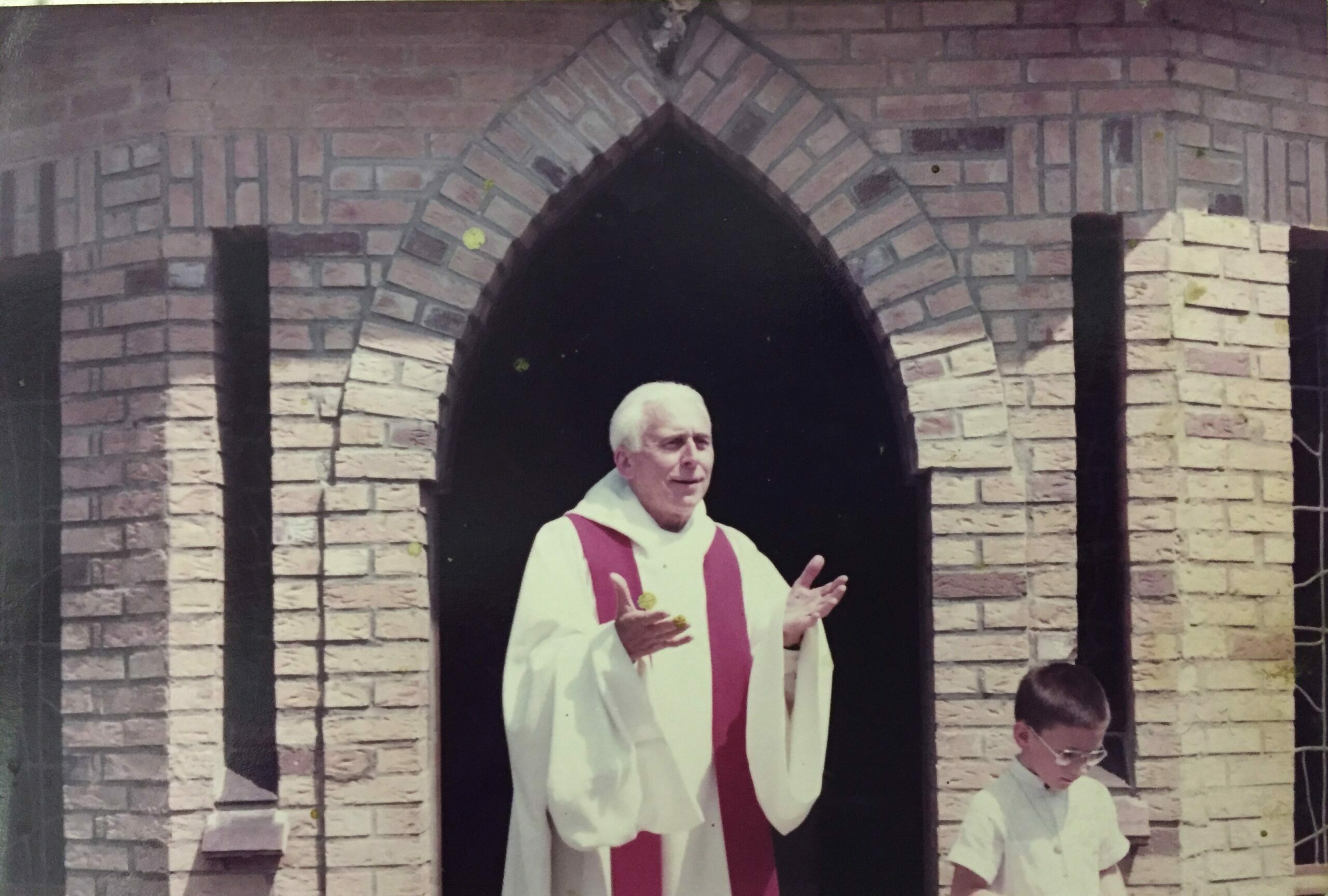 Biographie et réalisations du Révérend-Père DELPIERRE, curé à Wimereux de 1952 à 1981 et promoteur …