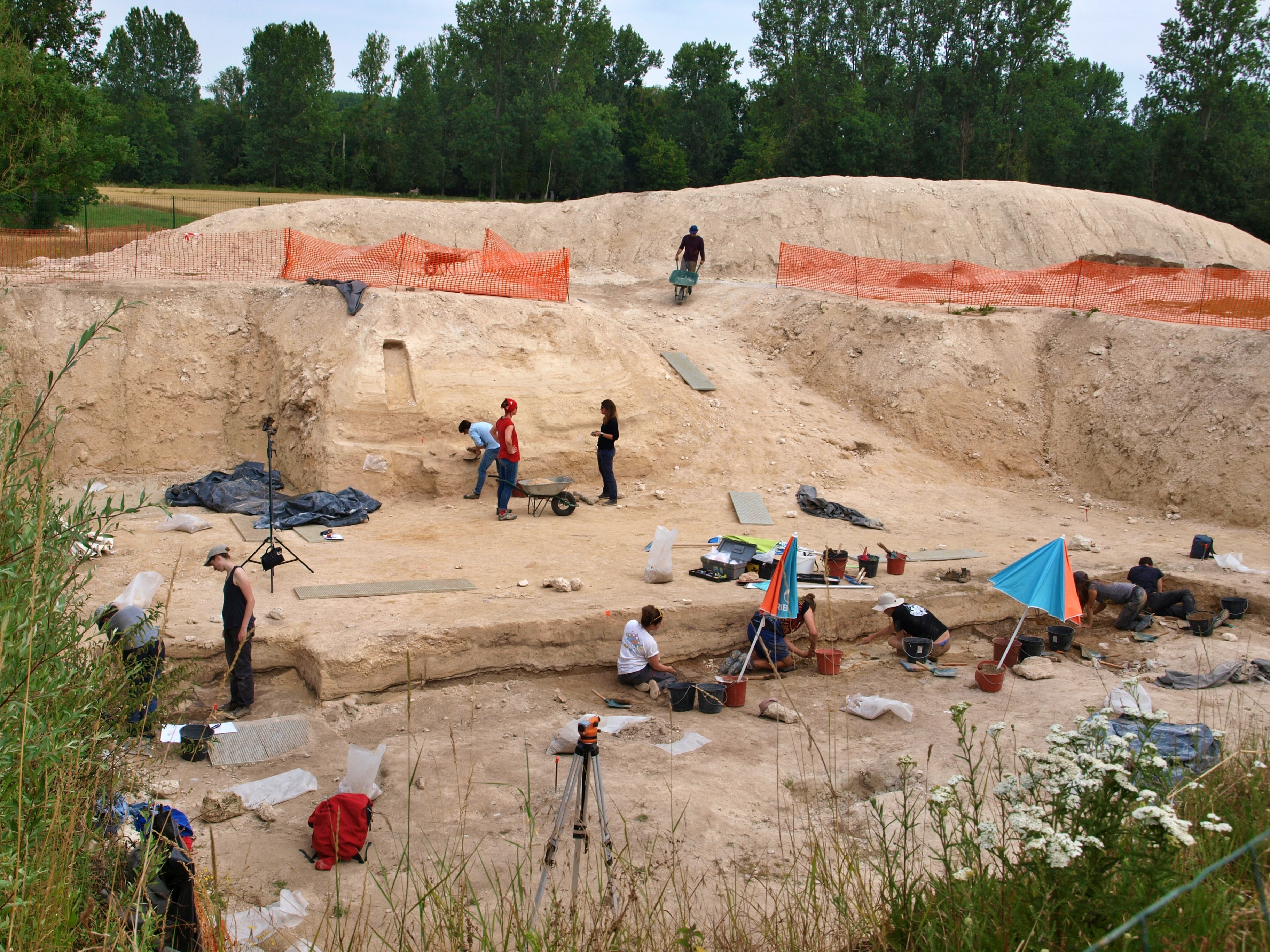 Découverte du chantier de fouilles de Caours