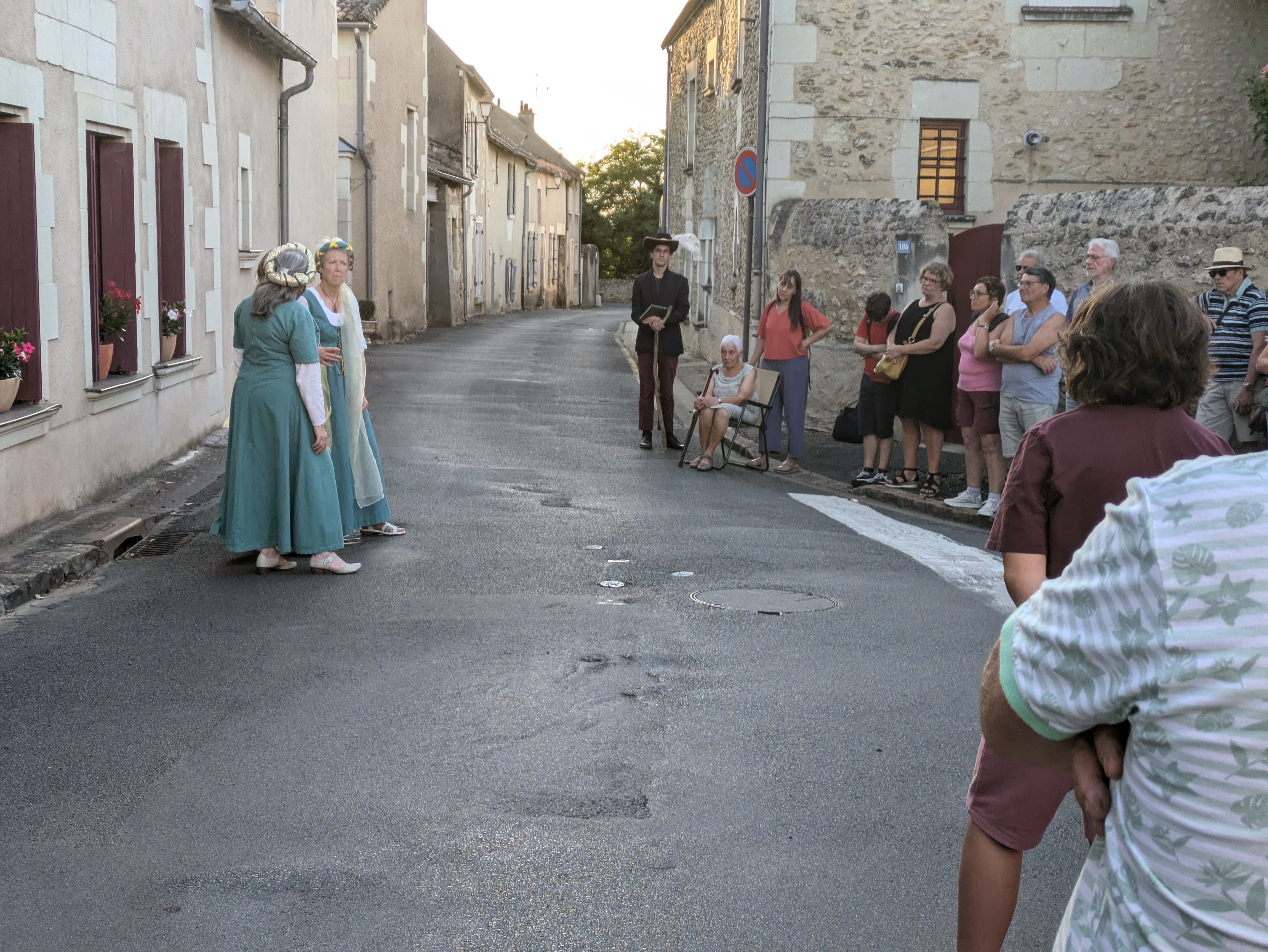 Ballade théâtralisée dans les lieux historiques de la ville de Montreuil-Bellay le 22 Septembre