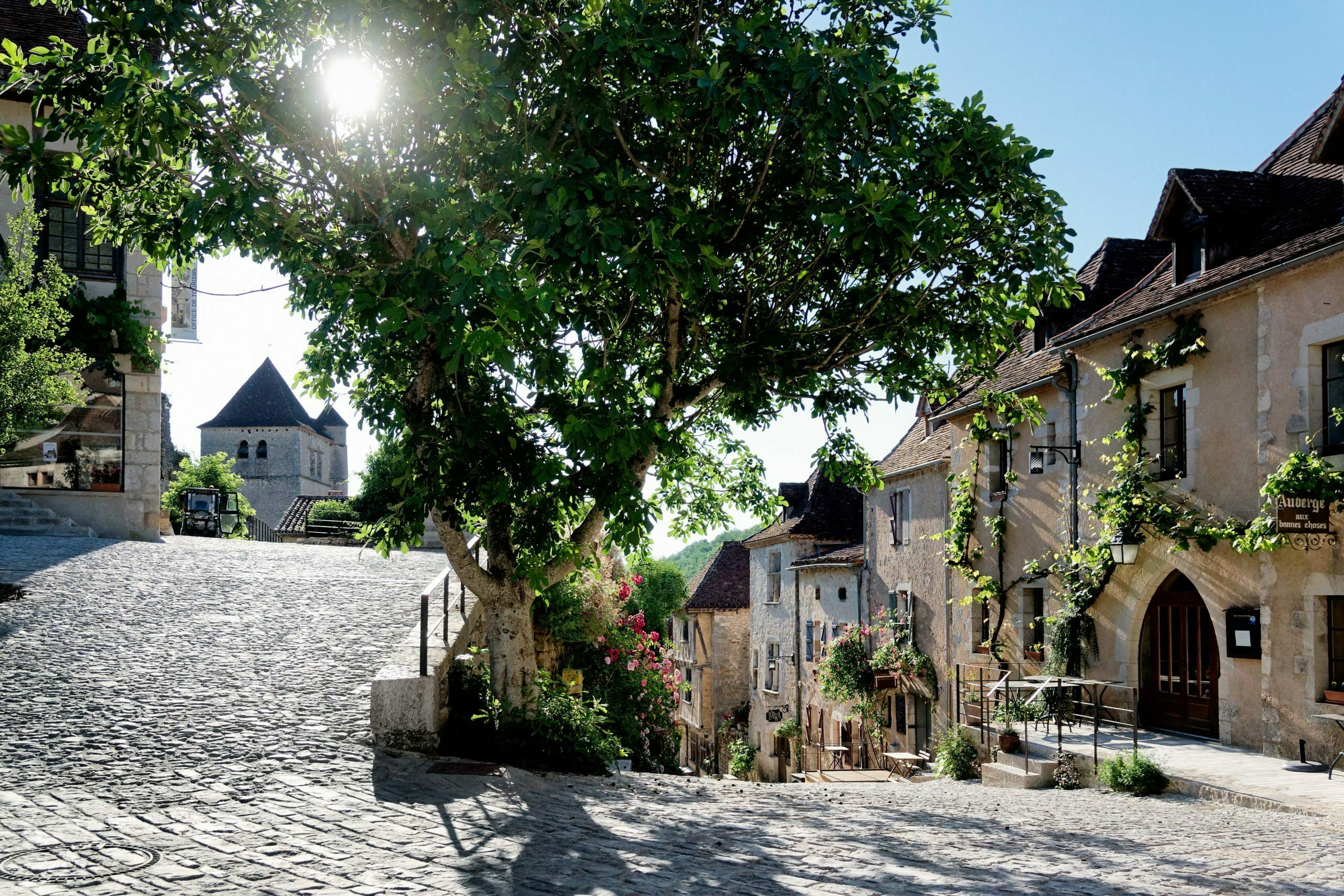 Visite à Saint-Cirq Lapopie et ses artistes Le 21 sept 2024