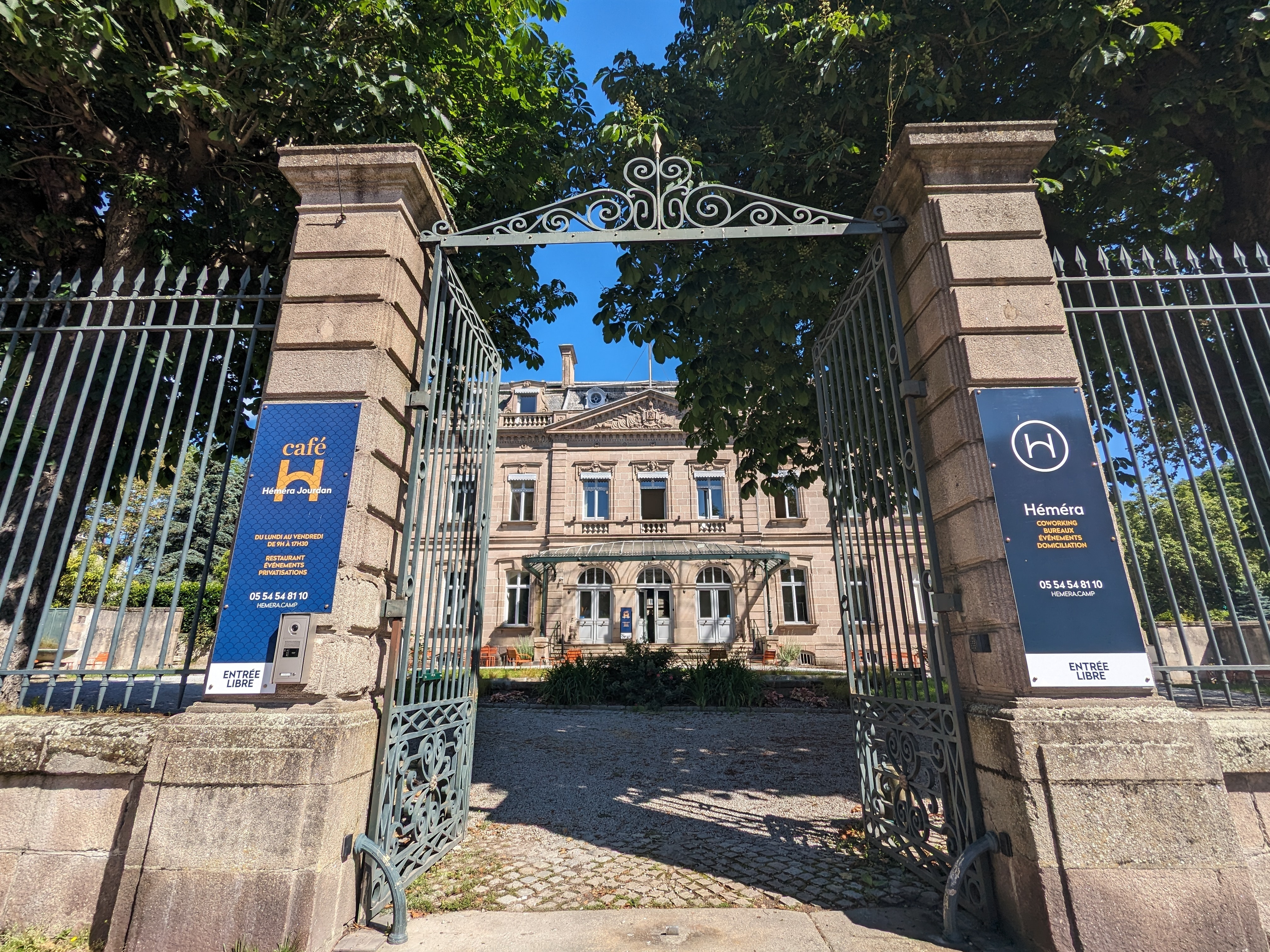 Visitez Héméra, un ancien hôtel de commandement de l