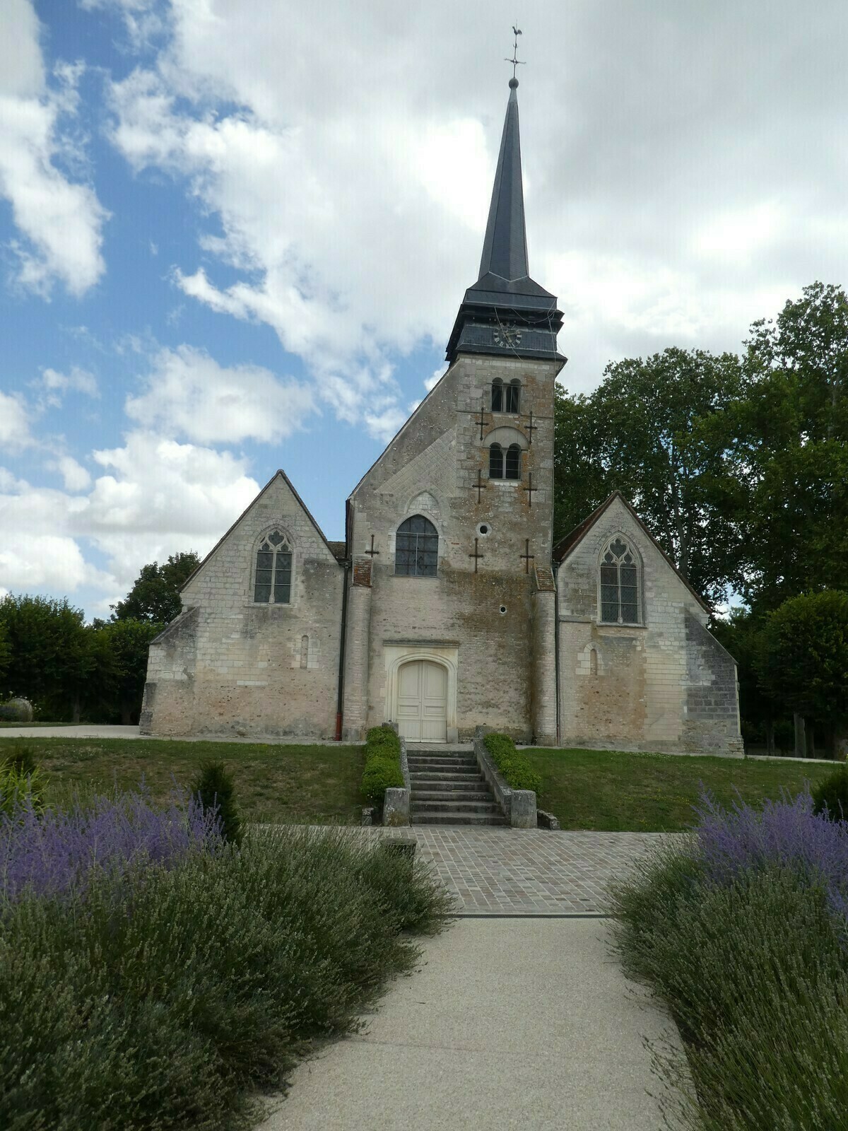 Découvrez une église du XIe siècle exceptionnellement ouverte