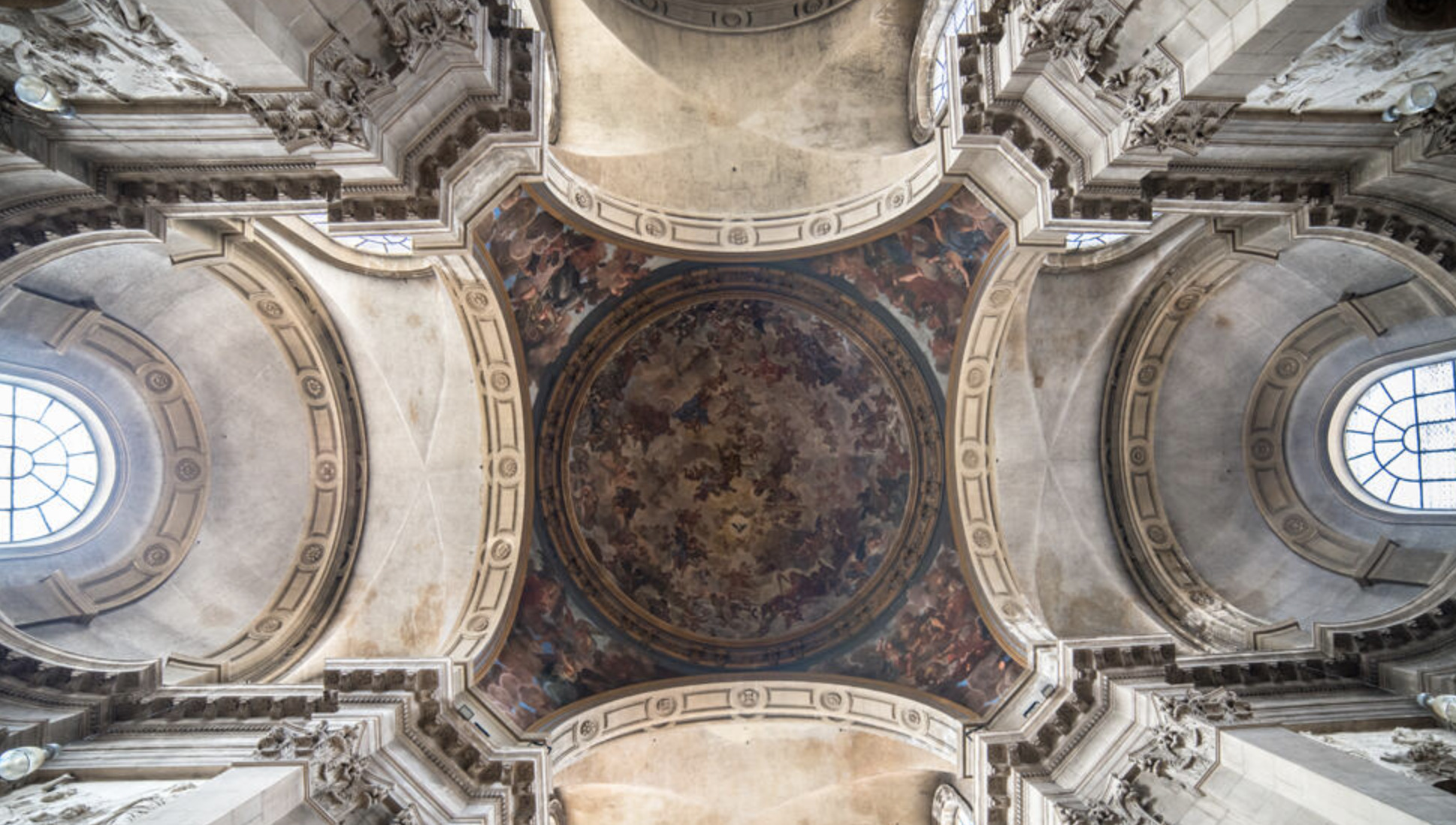 Parcourez librement une cathédrale du XVIIIe siècle