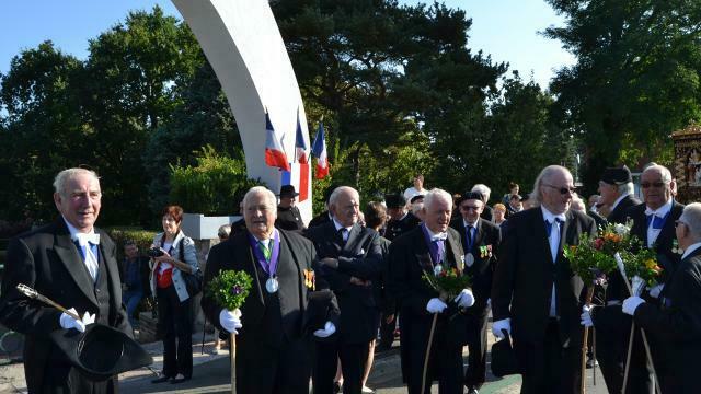 Procession à Naviaux de la Confrérie des Charitables Le 22 sept 2024