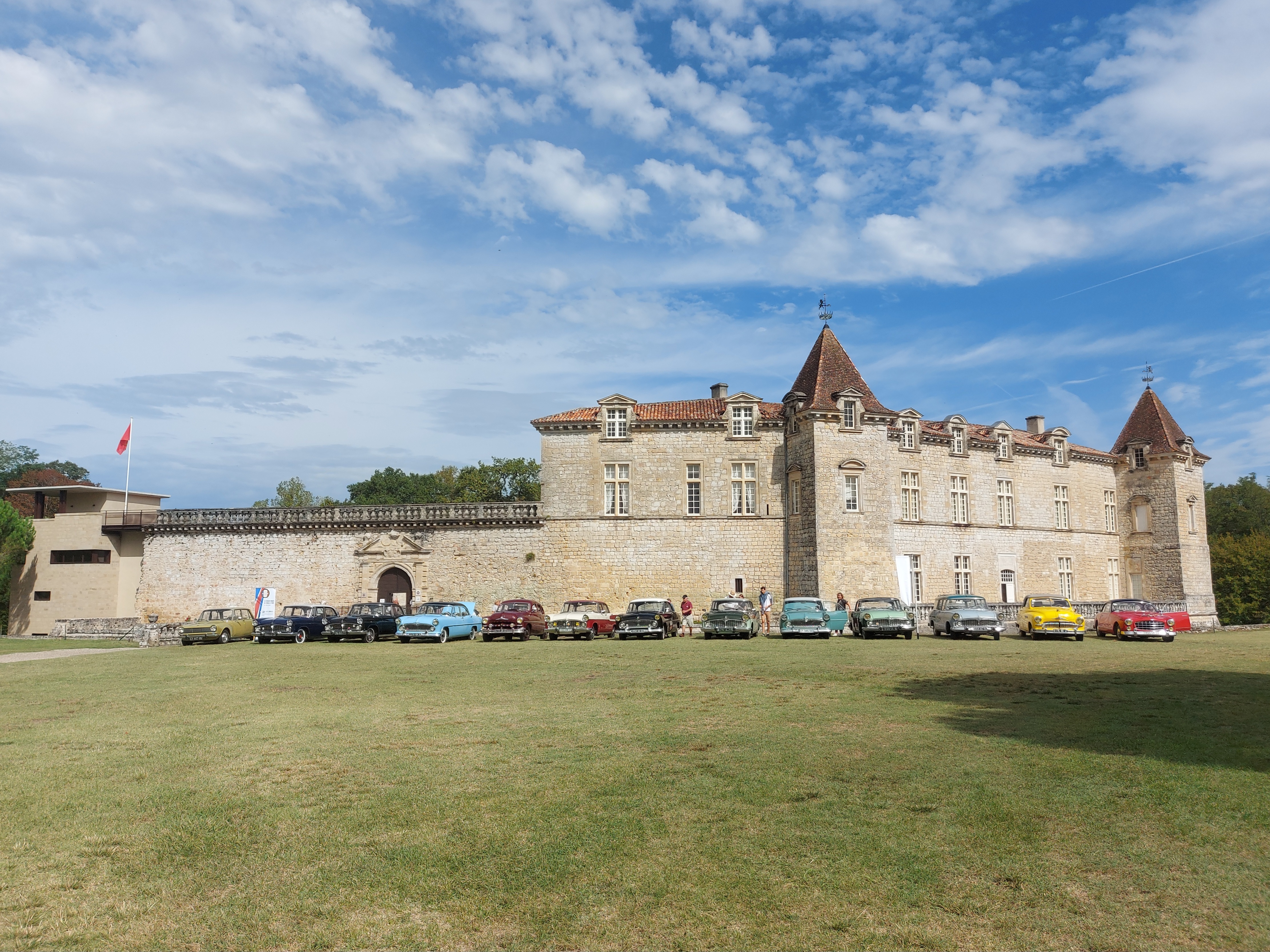 Visite libre du château royal de Cazeneuve