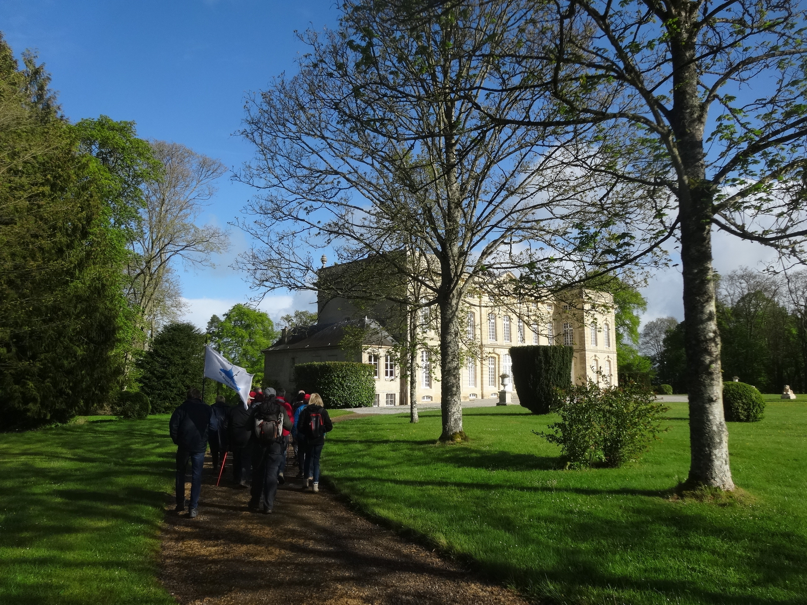 Circuit : marche culturelle de Résenlieu au Bourg-Saint-Léonard, sur les chemin de Paris au Mont-Sa…