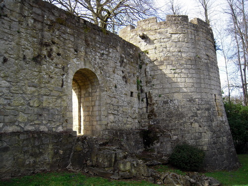 Luzarches et ses deux châteaux Le 21 sept 2024