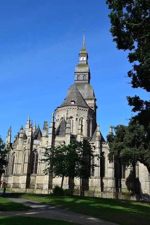 Visite libre de la basilique Saint-Sauveur de Dinan