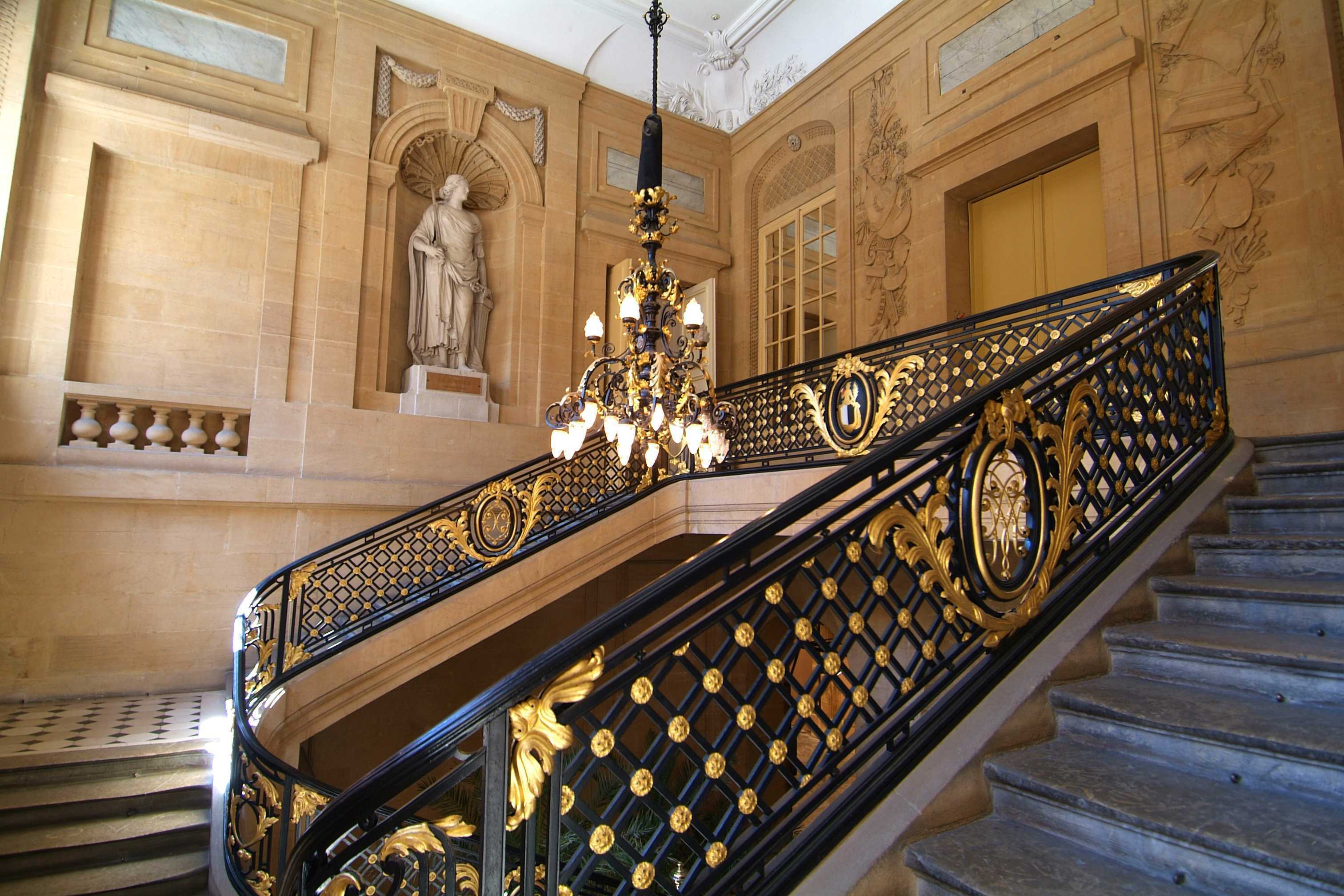 Ouverture et visite du bureau du Maire